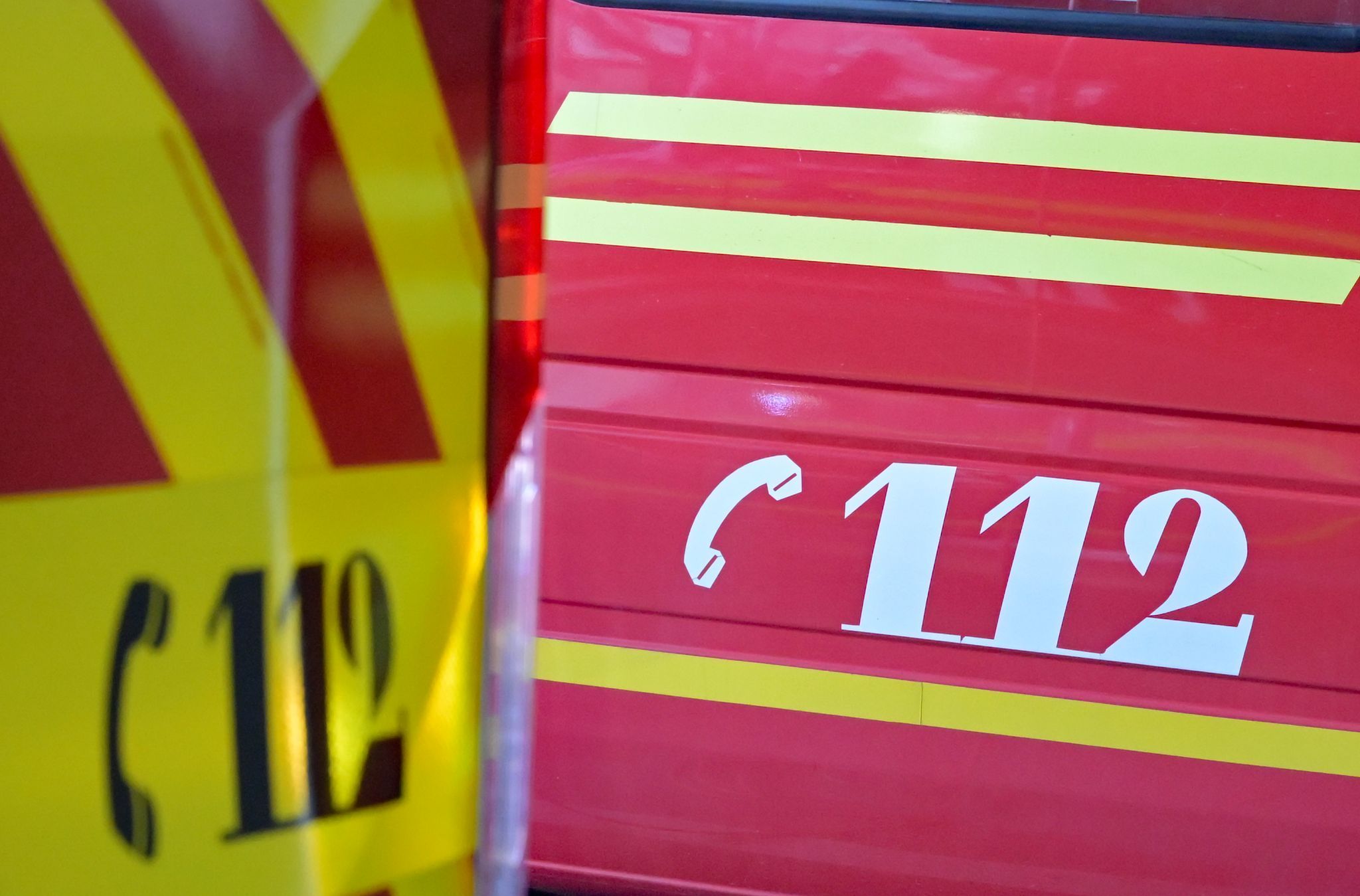 Feuerwehr und Rettungsdienst waren mit einem Großaufgebot im Einsatz. (Symbolbild)