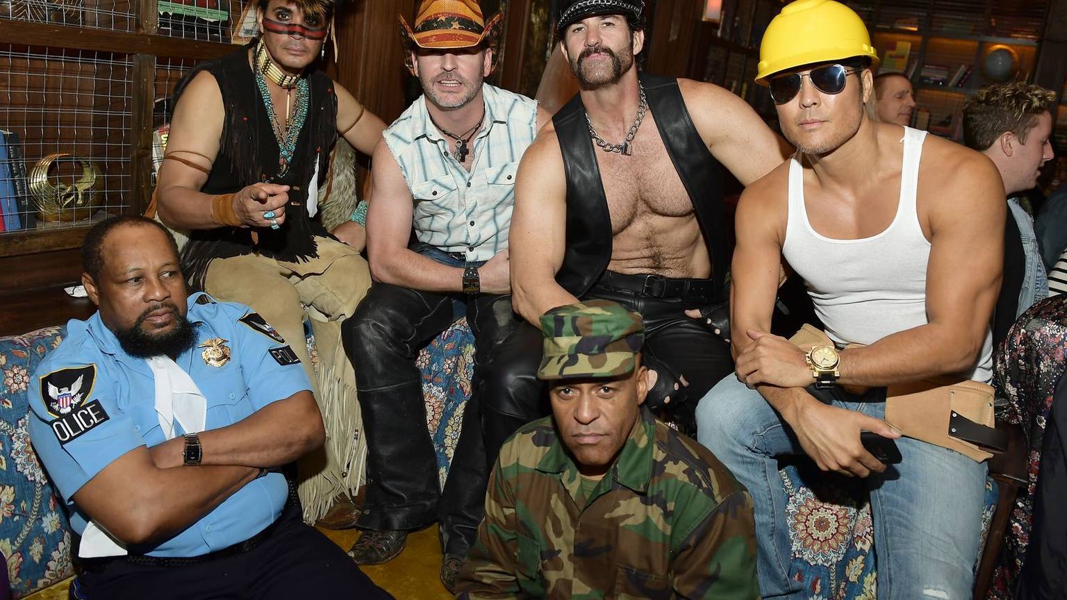 Victor Willis (links) ist tot. Hier ist er mit Angel Morales, Chad Freeman, Sonny Earl, J.J. Lippol und James Kwong von den Village People zu sehen. (Bild: 2017 Getty Images/Matt Winkelmeyer)