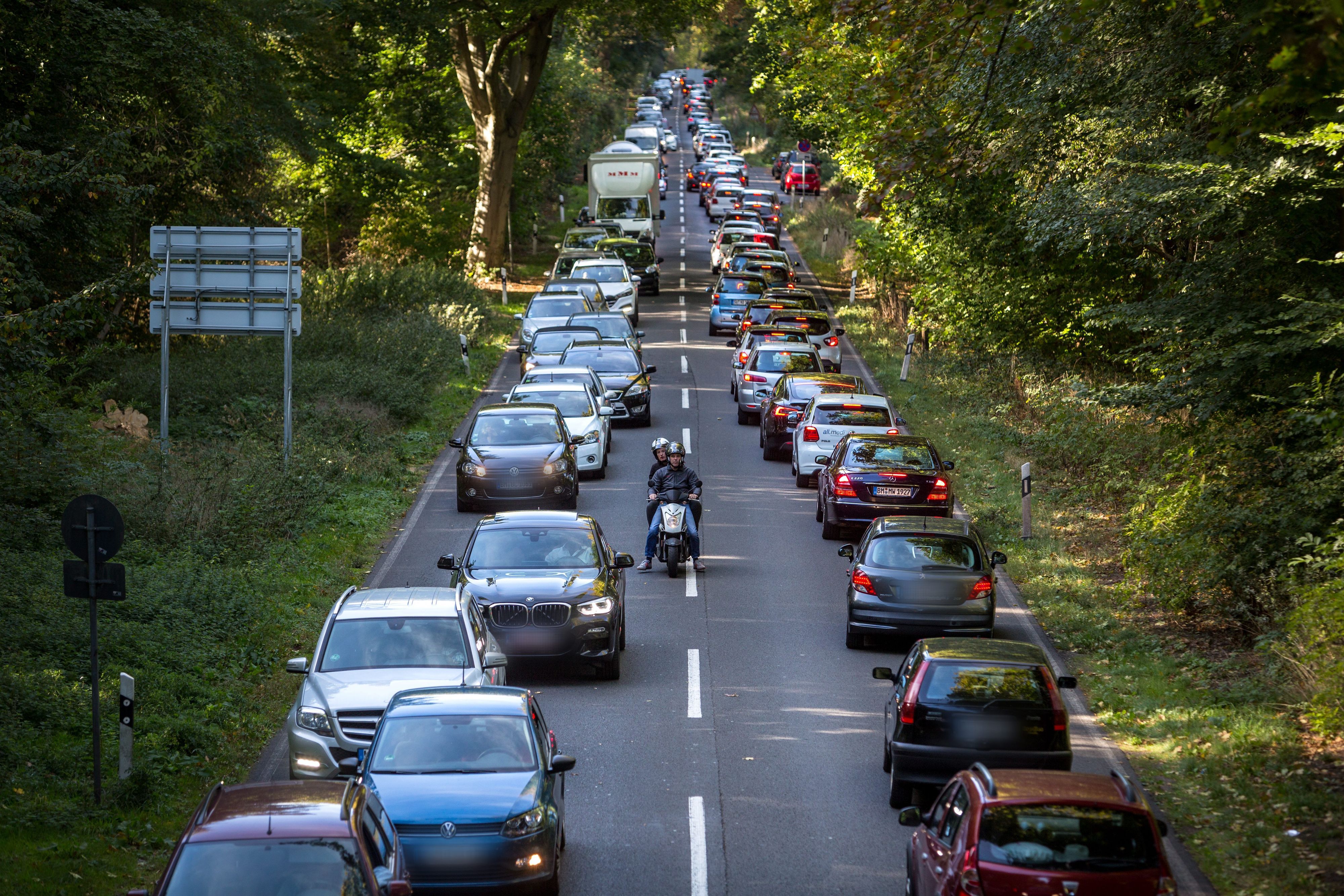 Stau auf dem Militärringstraße in Köln (Archivbild)