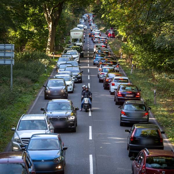Stau auf dem Militärringstraße in Köln (Archivbild)