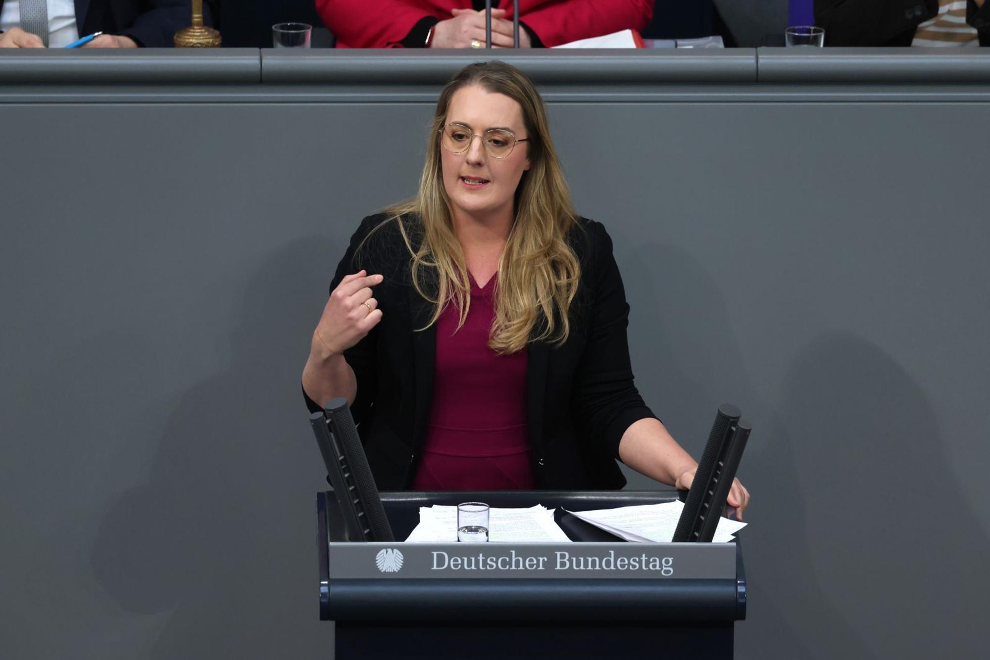 Katharina Dröge hat die geplante Abschaffung der telefonischen Krankschreibung und die Steuerpläne der Koalition scharf kritisiert. (Bild: 2025 Getty Images/Sean Gallup)