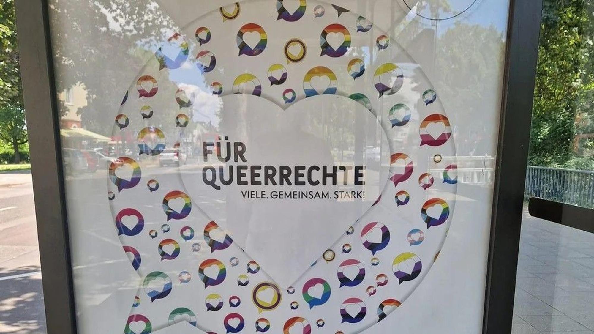 Ein Reddit-User postete den Plakat-Patzer und sorgte für witzige Reaktionen.