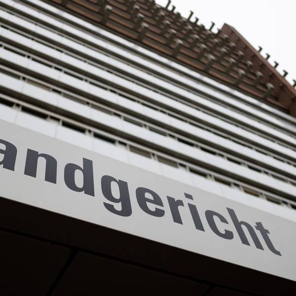 Ein 41-jähriger Bedburger muss sich vor dem Landgericht Köln verantworten. Er will sich zur Anklage nicht äußern.
