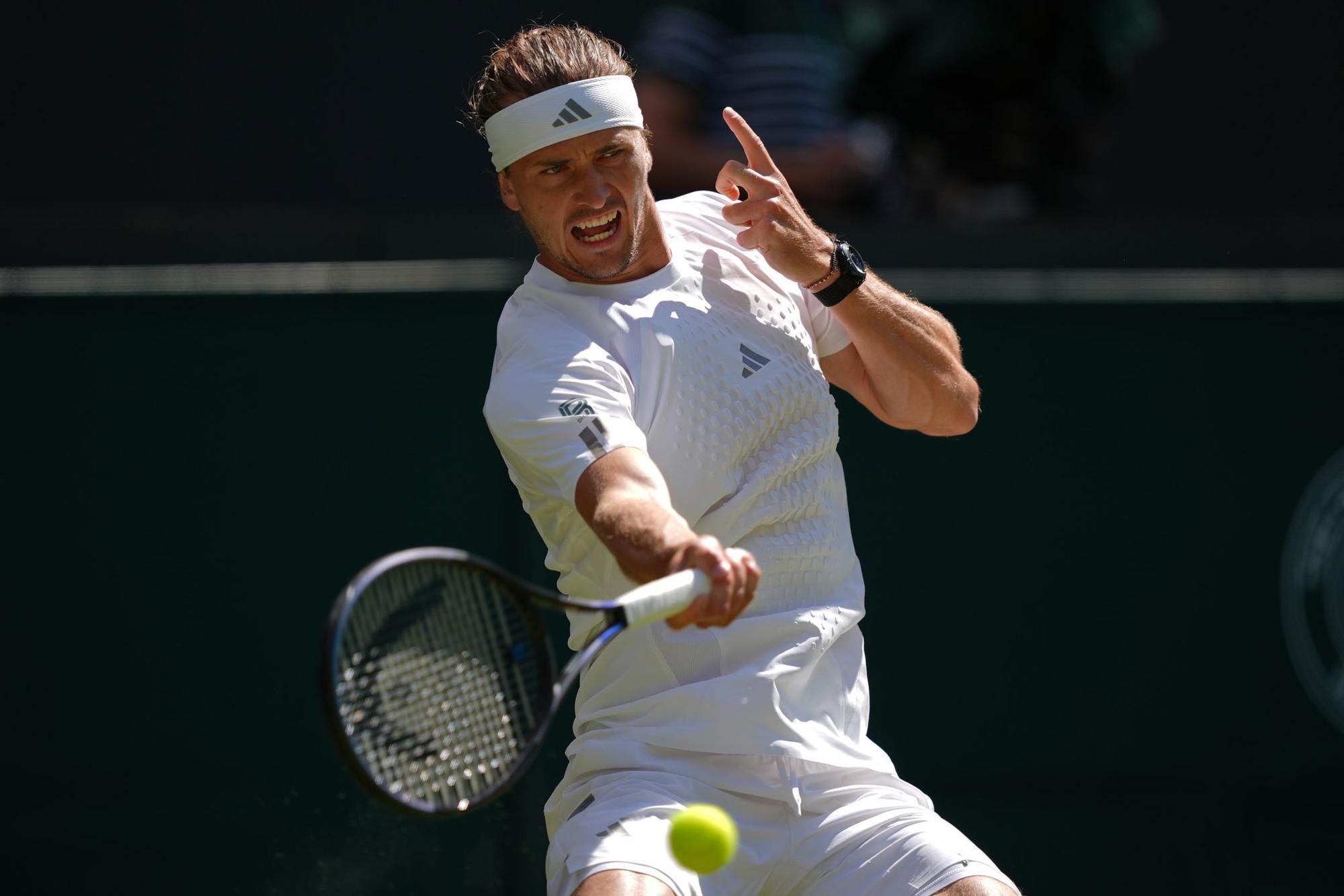Alexander Zverev steht in Wimbledon in der dritten Runde.