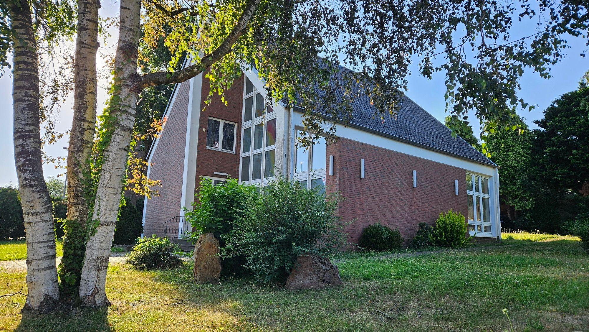 Zu sehen ist die frühere neuapostolische Kirche in Lipp.