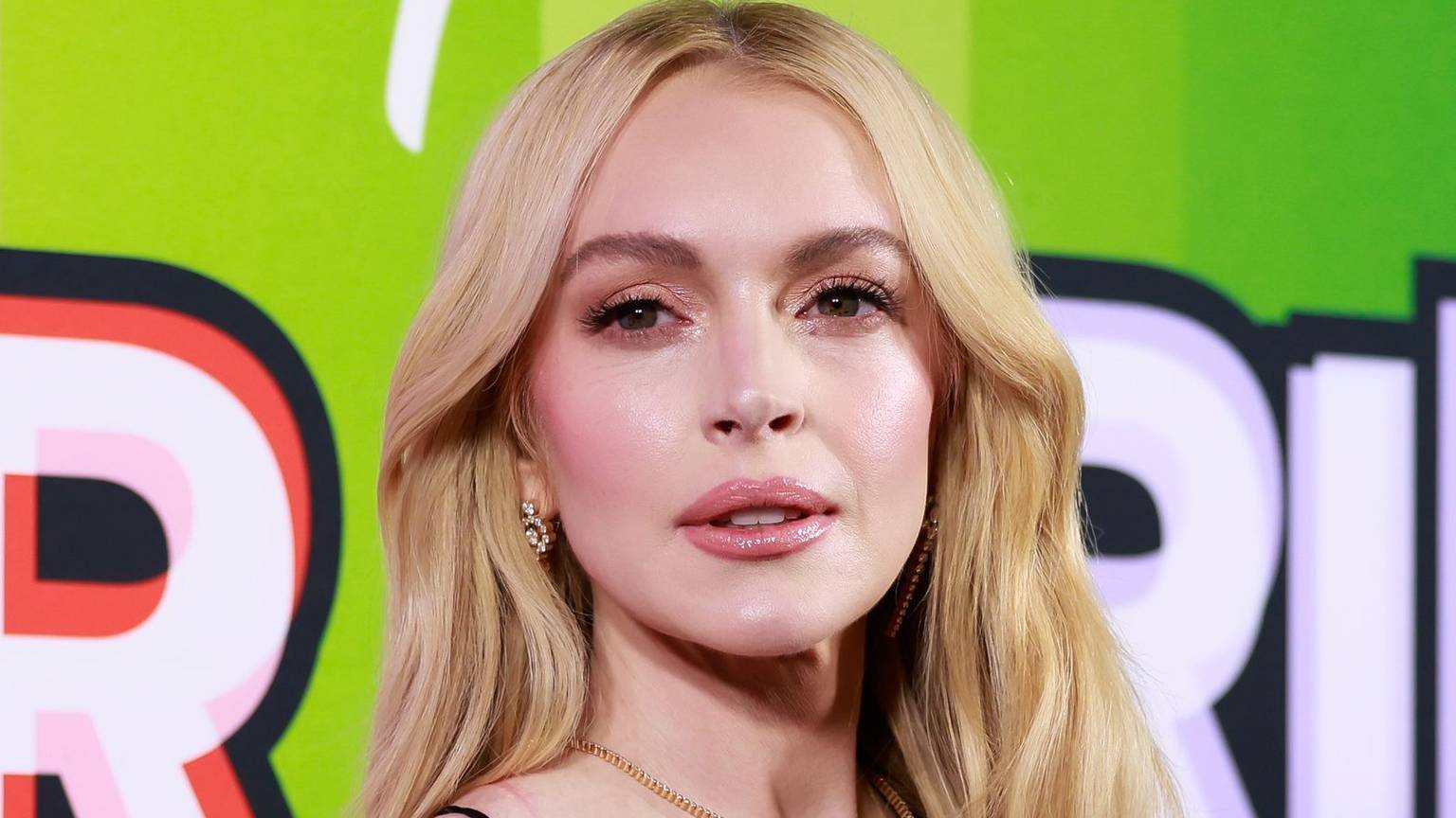 Zuletzt sorgte Schauspielerin Lindsay Lohan vor allem mit einem auffallend jungen Aussehen für Schlagzeilen - und für Spekulationen um einen vermeintlichen Schönheits-Eingriff. (Bild: 2025 Getty Images/Hanna Lassen)