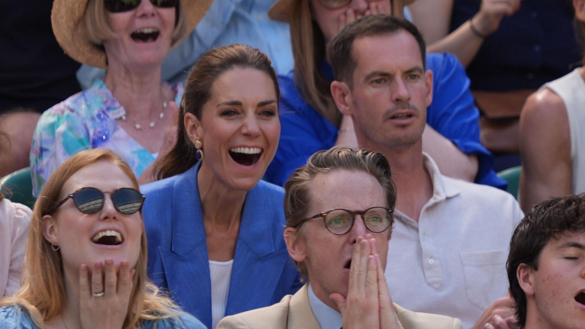 Prinzessin Kate und der ehemalige Tennisspieler Andy Murray verfolgen das Zweitrundenspiel im Damen-Einzel zwischen der Britin Katie Swan und der US-Amerikanerin Madison Keys.