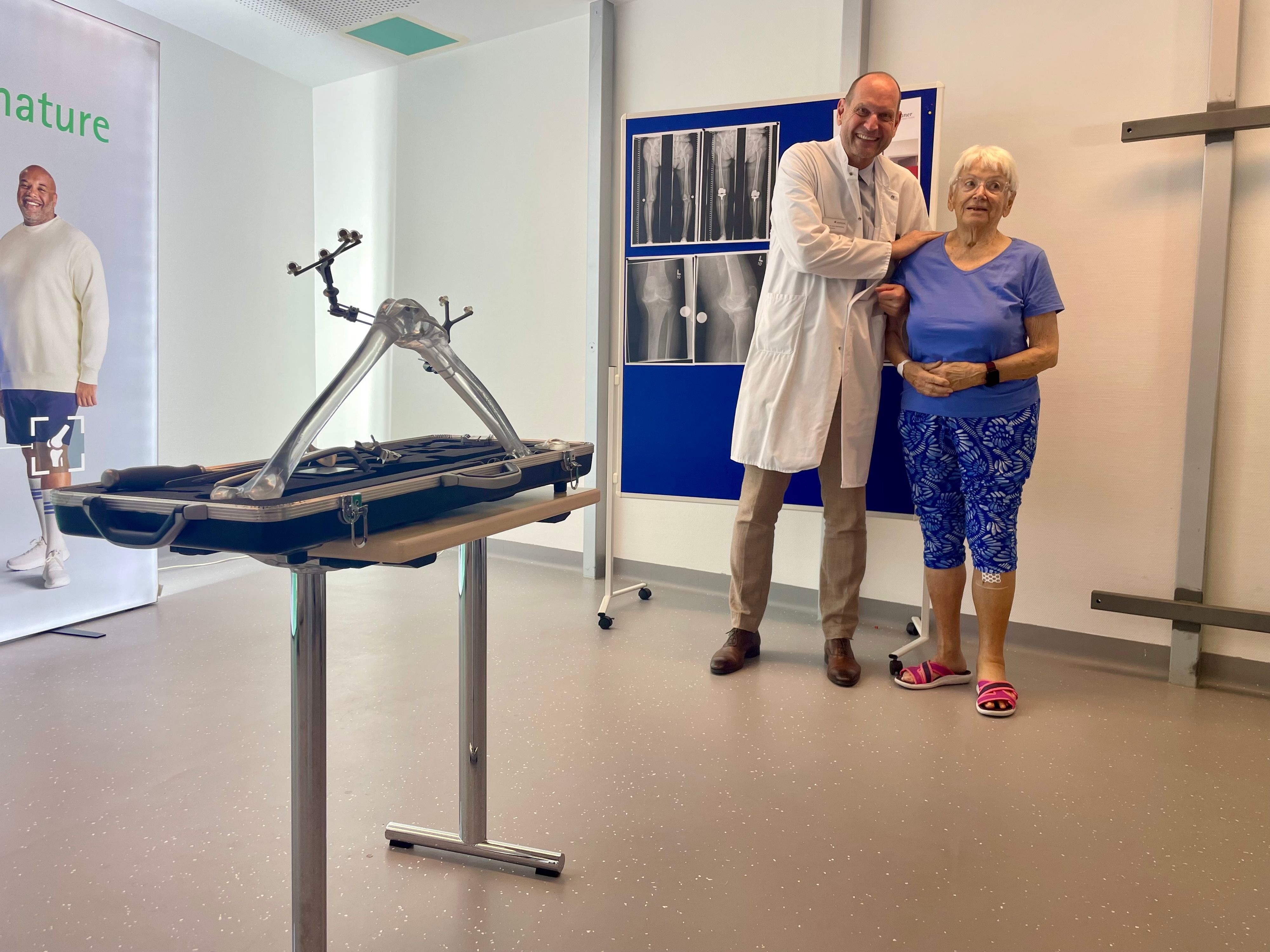 Für Sigrid Johanns ist das neue Knie „ein Stück Lebensqualität“.