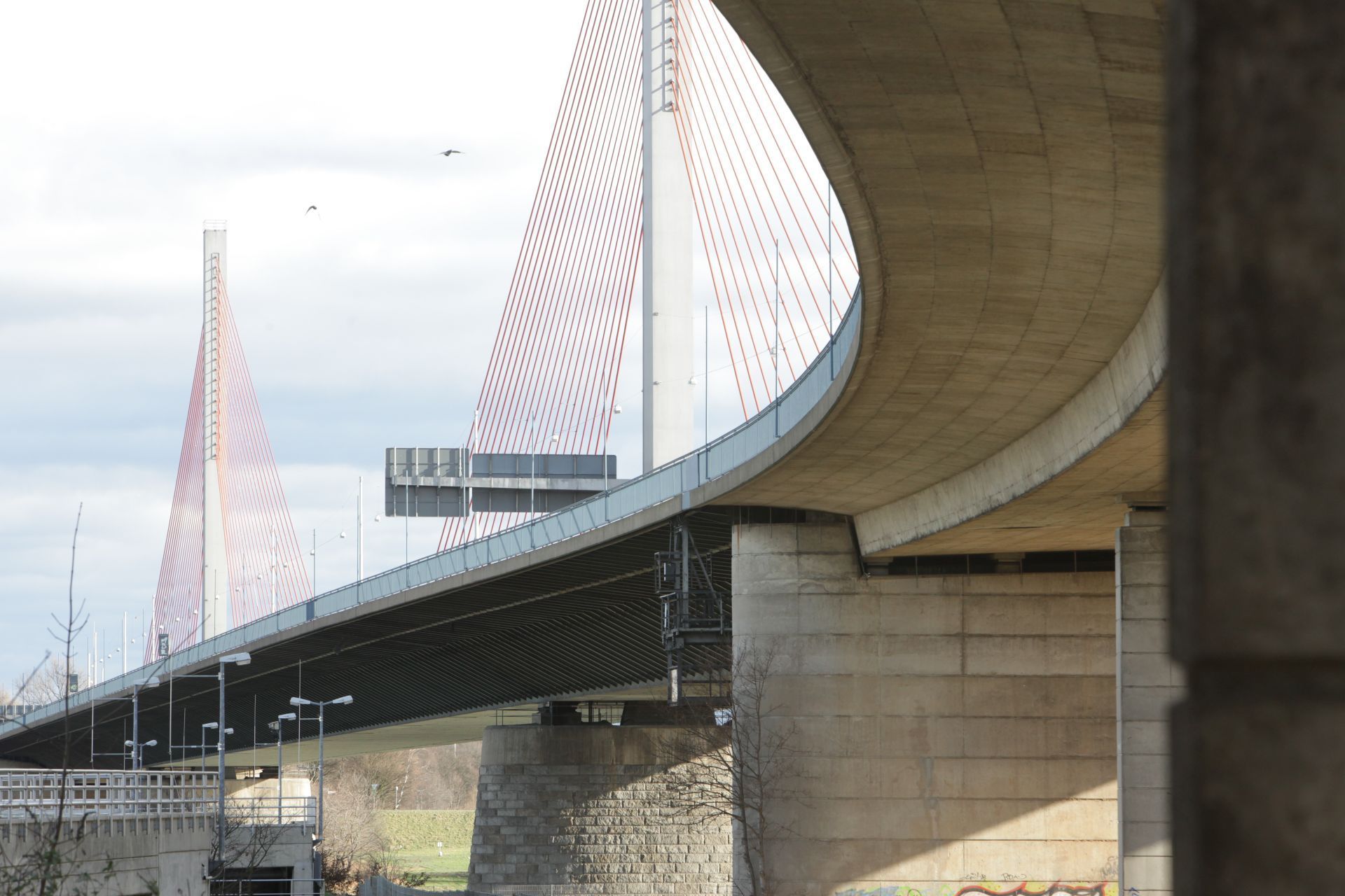 Eine Resolution mit Forderungen im Zusammenhang mit der Sperrung der Bonner Nordbrücke hat  der Kreistag Rhein-Sieg jetzt verabschiedet.