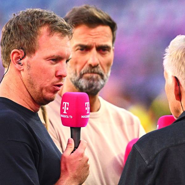Ex-Bundestrainer Julian Nagelsmann (l.) und Jürgen Klopp während der WM bei einem TV-Interview.