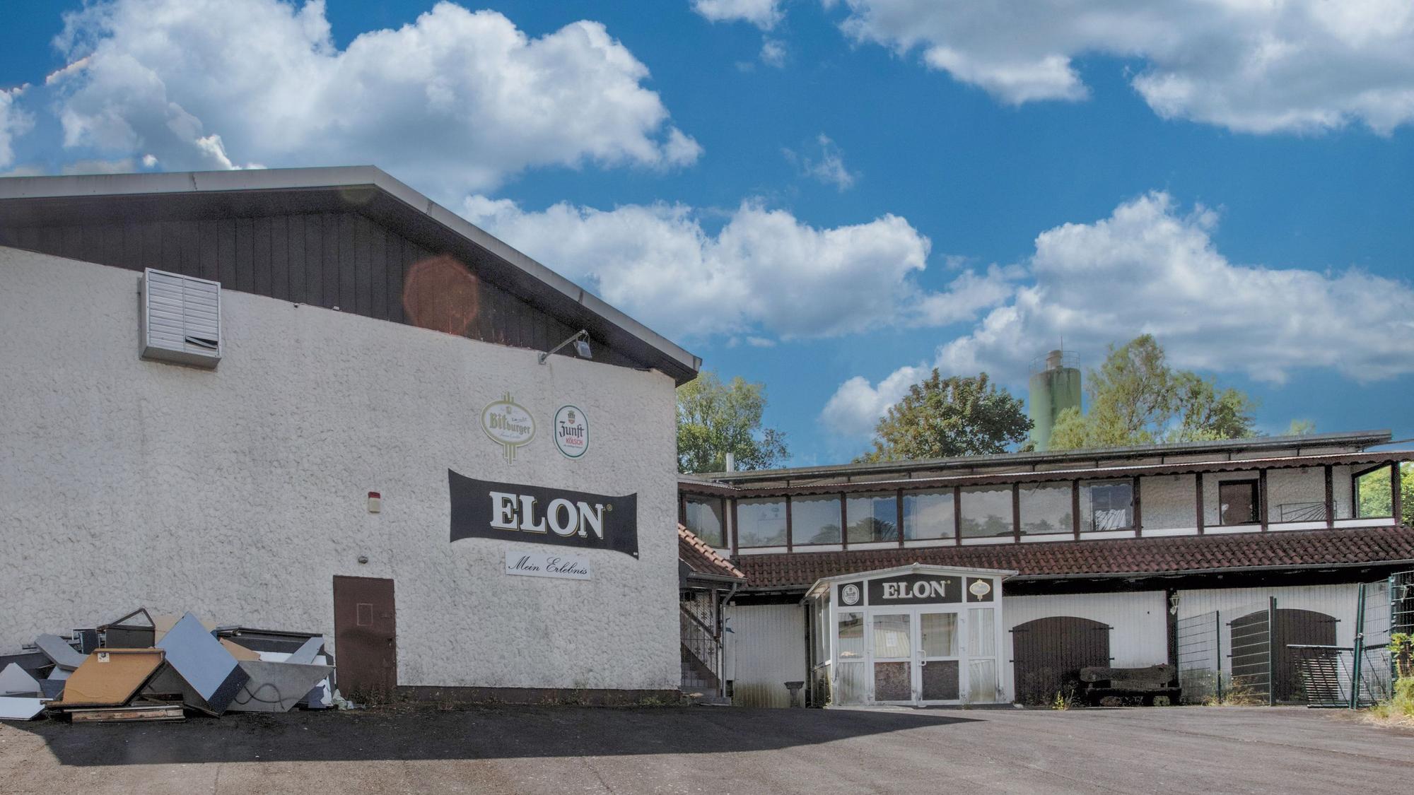 Zuletzt hieß der Waldbröler Partykomplex „Elon“. Doch wer in der Marktstadt leuchtende Augen sehen will, der spricht besser vom „Flash“ an der Robert-Bosch-Straße.