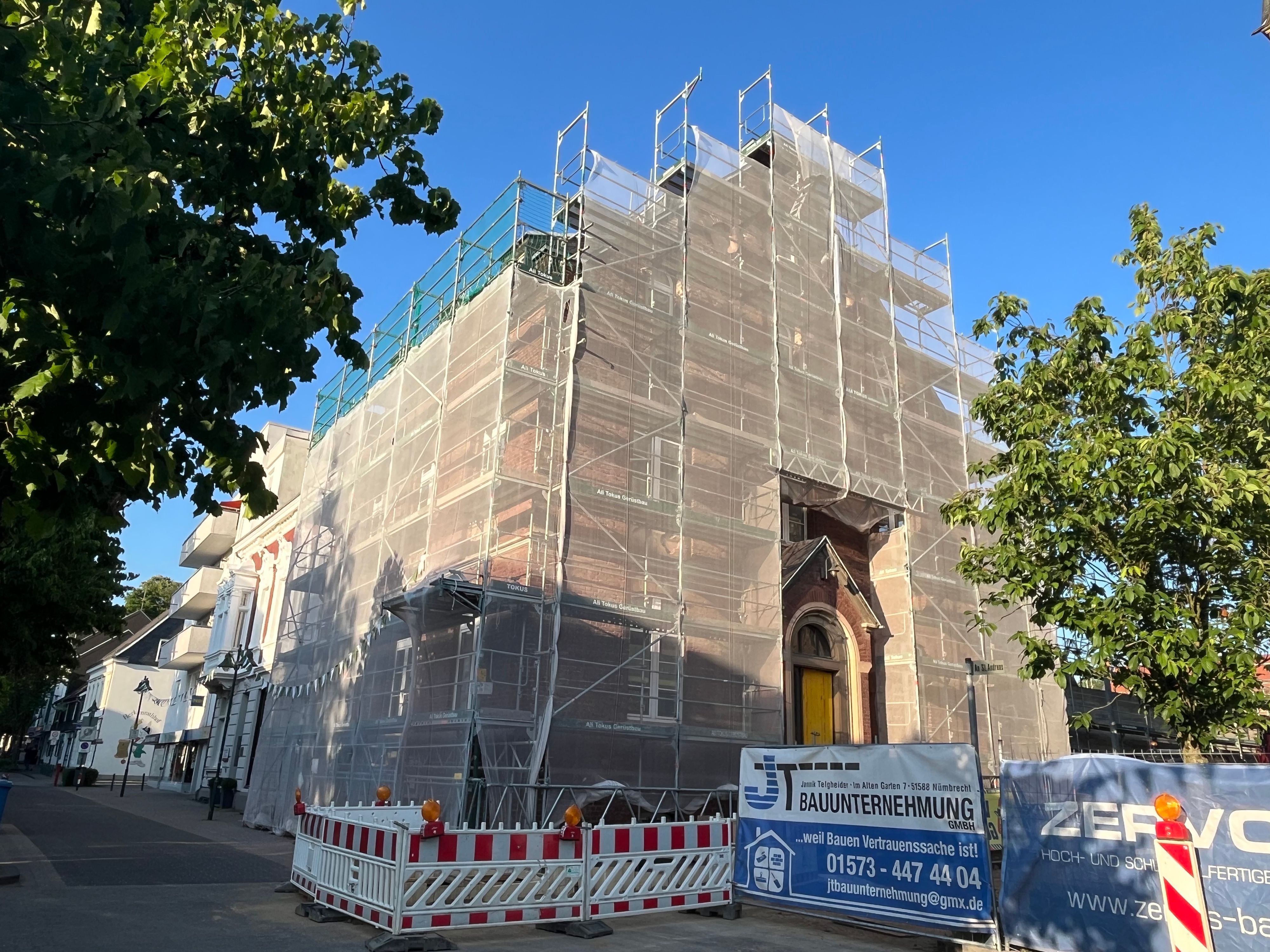 Das denkmalgeschützte Gebäude wird saniert.