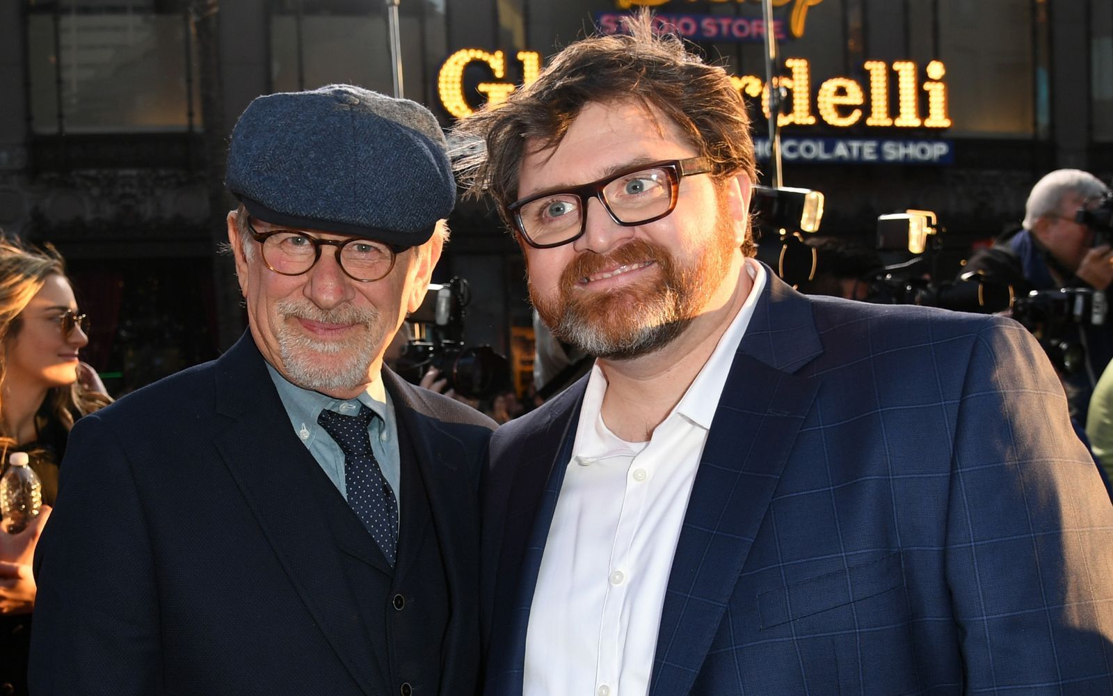 Der Autor der Romanorlage zu „Ready Player One“, Ernest Cline (rechts, mit Steven Spielberg) hat seinen Beitrag für die Fortsetzung  bereits geleistet. Sein Roman „Ready Player One“ erschien 2020. (Bild: 2018 Getty Images/Kevin Winter)