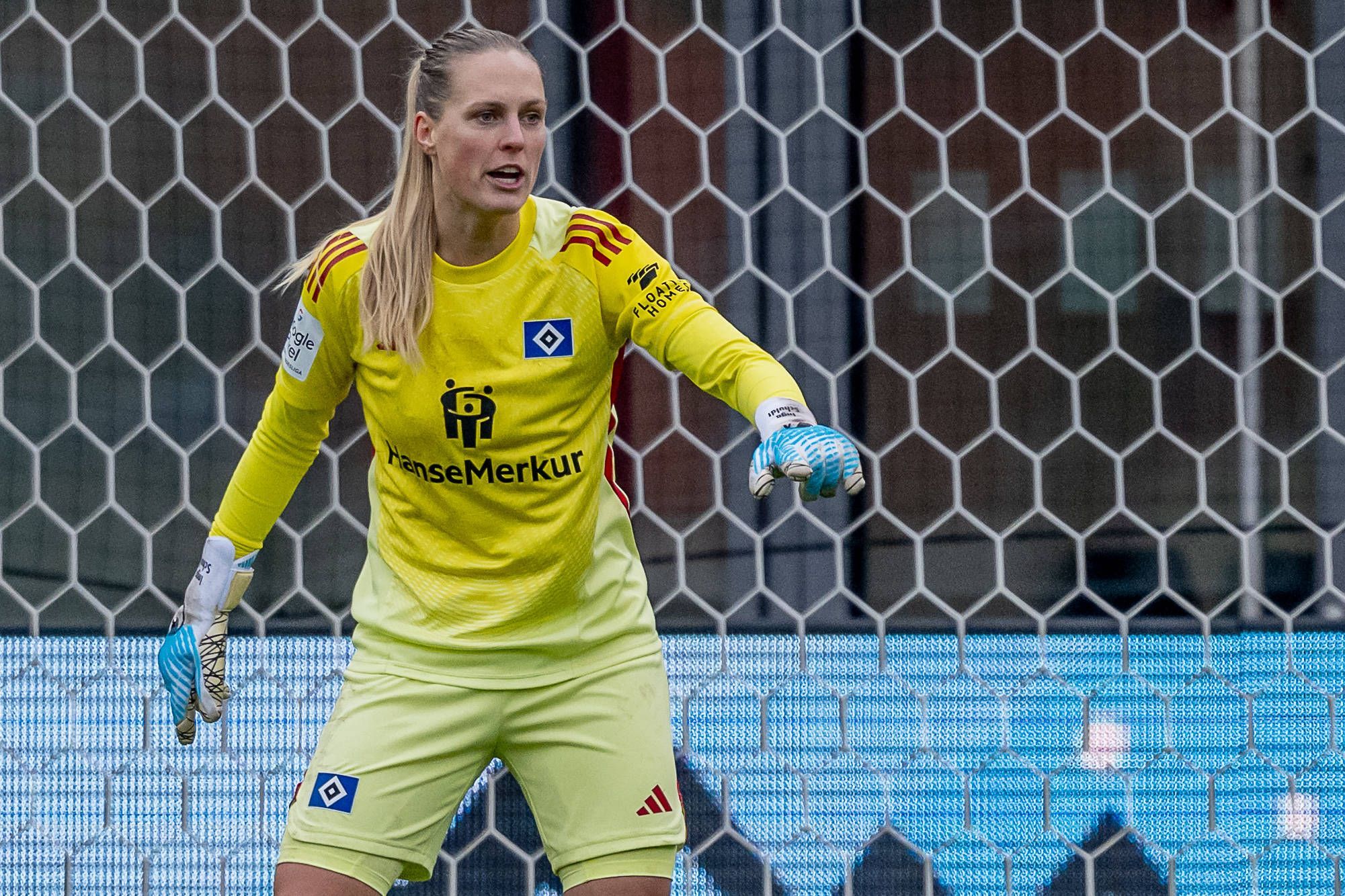 Inga Schuldt Torfrau, Hamburger SV, 1 mit Anweisungen GER, FC Bayern Muenchen Frauen vs. Hamburger SV, Fussball, Google Pixel Frauen-Bundesliga, 13. Spieltag, Saison 2025/2026, 14.12.2025. DFL DFB REGULATIONS PROHIBIT ANY USE OF PHOTOGRAPHS as IMAGE SEQUENCES and or QUASI-VIDEO. GER, FC Bayern Muenchen Frauen vs. Hamburger SV, Fussball, Google Pixel Frauen-Bundesliga, 13. Spieltag, Saison 2025/2026, 14.12.2025. Muenchen *** Inga Schuldt Goalkeeper, Hamburger SV, 1 with instructions GER, FC Bayern Muenchen Frauen vs Hamburger SV, Football, Google Pixel Frauen Bundesliga, 13 Spieltag, Saison 2025 2026, 14 12 2025 DFL DFB REGULATIONS PROHIBIT ANY USE OF PHOTOGRAPHS as IMAGE SEQUENCES and or QUASI VIDEO GER, FC Bayern Muenchen Frauen vs Hamburger SV, Football, Google Pixel Frauen Bundesliga, 13 Spieltag, Saison 2025 2026, 14 12 2025 Muenchen Copyright: xEibner-Pressefoto/HeikexFeinerx EP_HFR