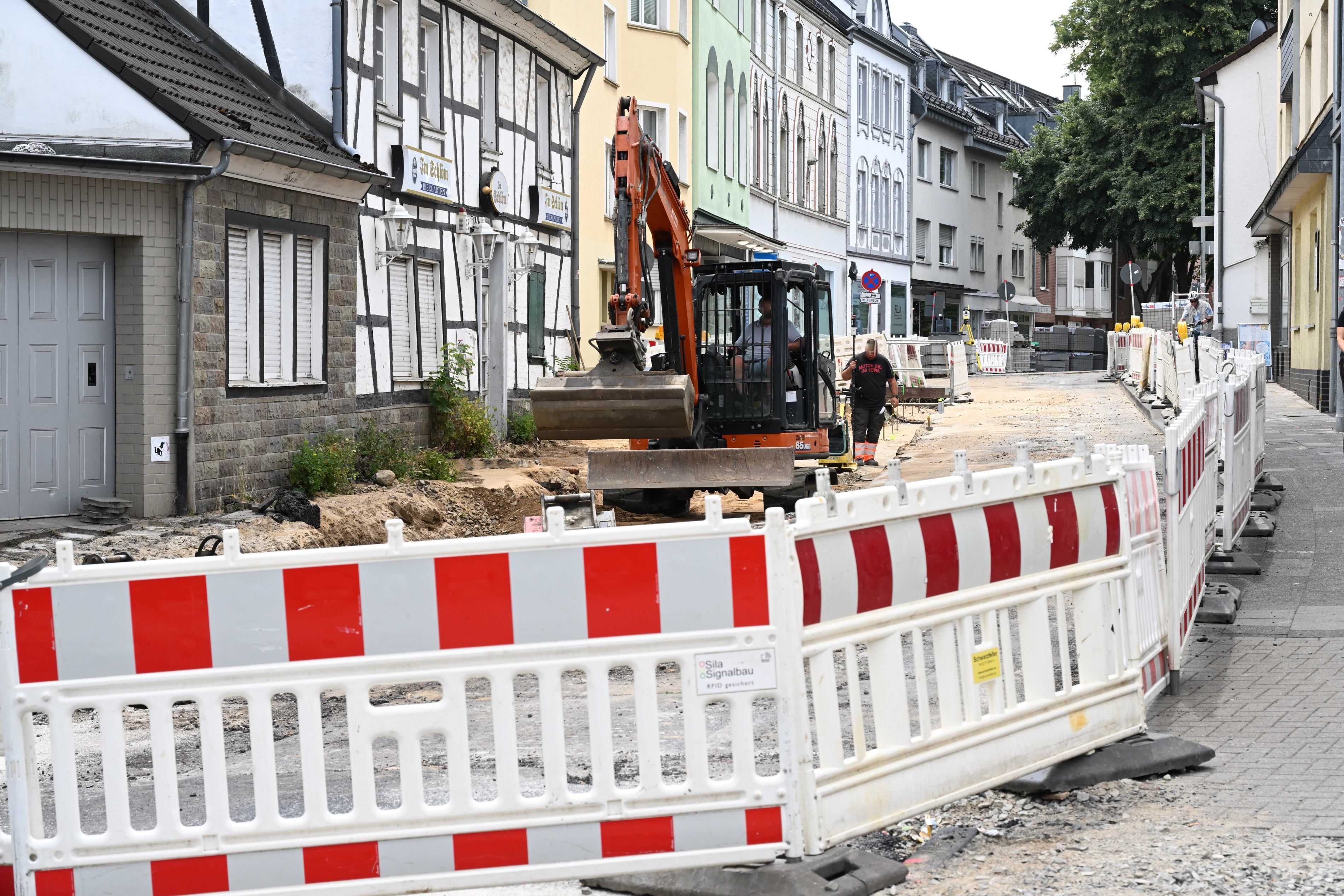 Die Baustelle Laurentiusstraße, gesehen  von der Odenthaler Straße