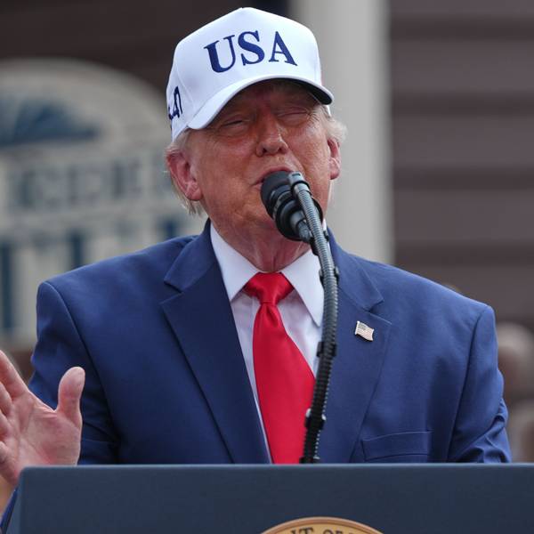 US-Präsident Donald Trump spricht am 1. Juli während der Eröffnungsfeier der „Theodore Roosevelt Präsidentenbibliothek“ in Medora. Er kündigt an, der Hitze trotzen zu wollen.