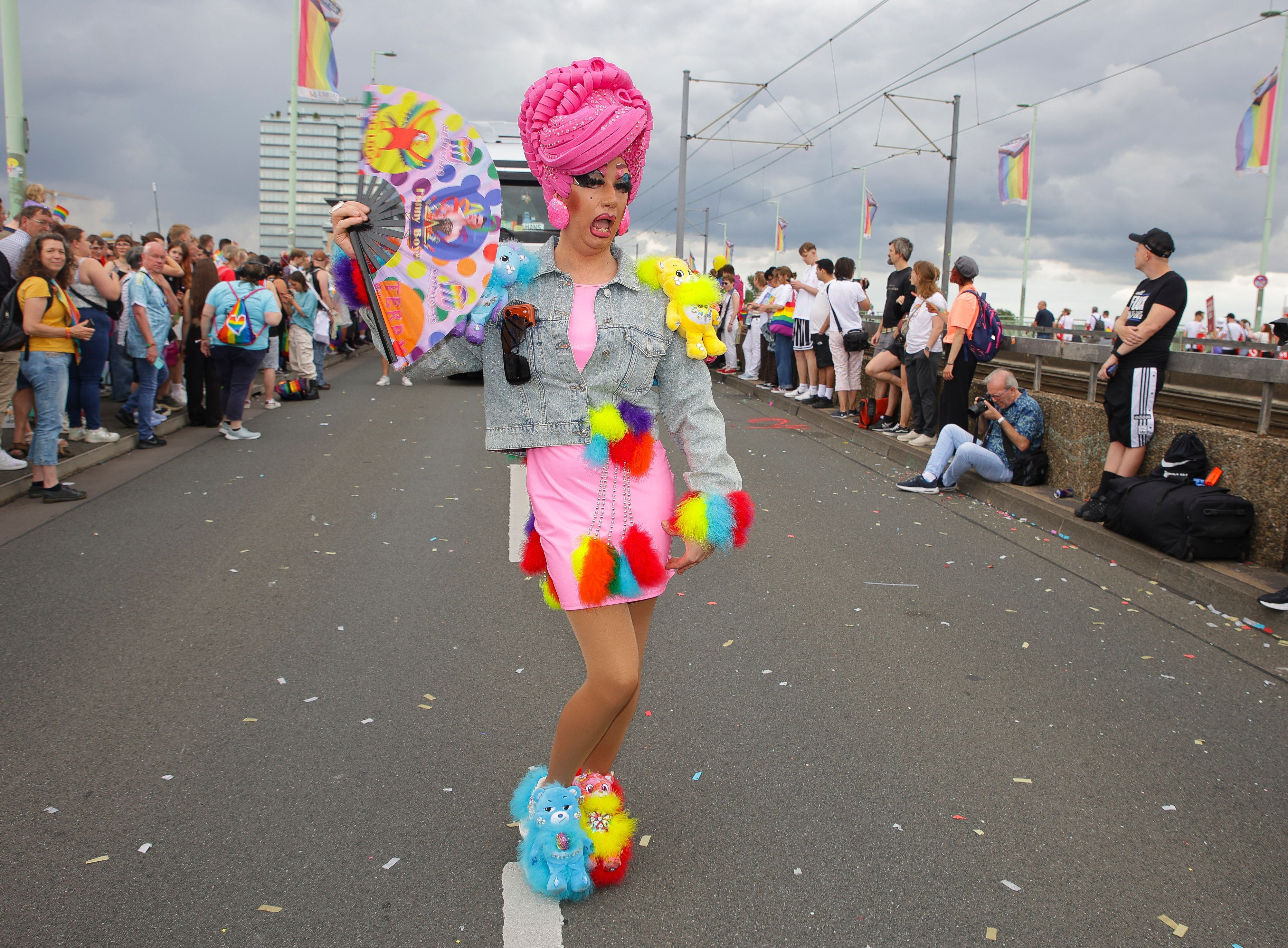 05.07.2026: Cologne Pride 2026(CSD-Parade 2026) auf der Hohenzollernbrücke in Köln.Foto:Dirk Borm