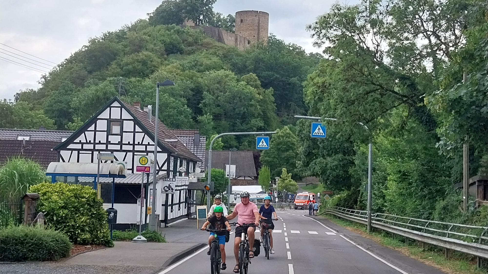 Siegtal pur 2026: Die Strecke mit Burg Blankenberg im Hintergrund ist besonders schön.