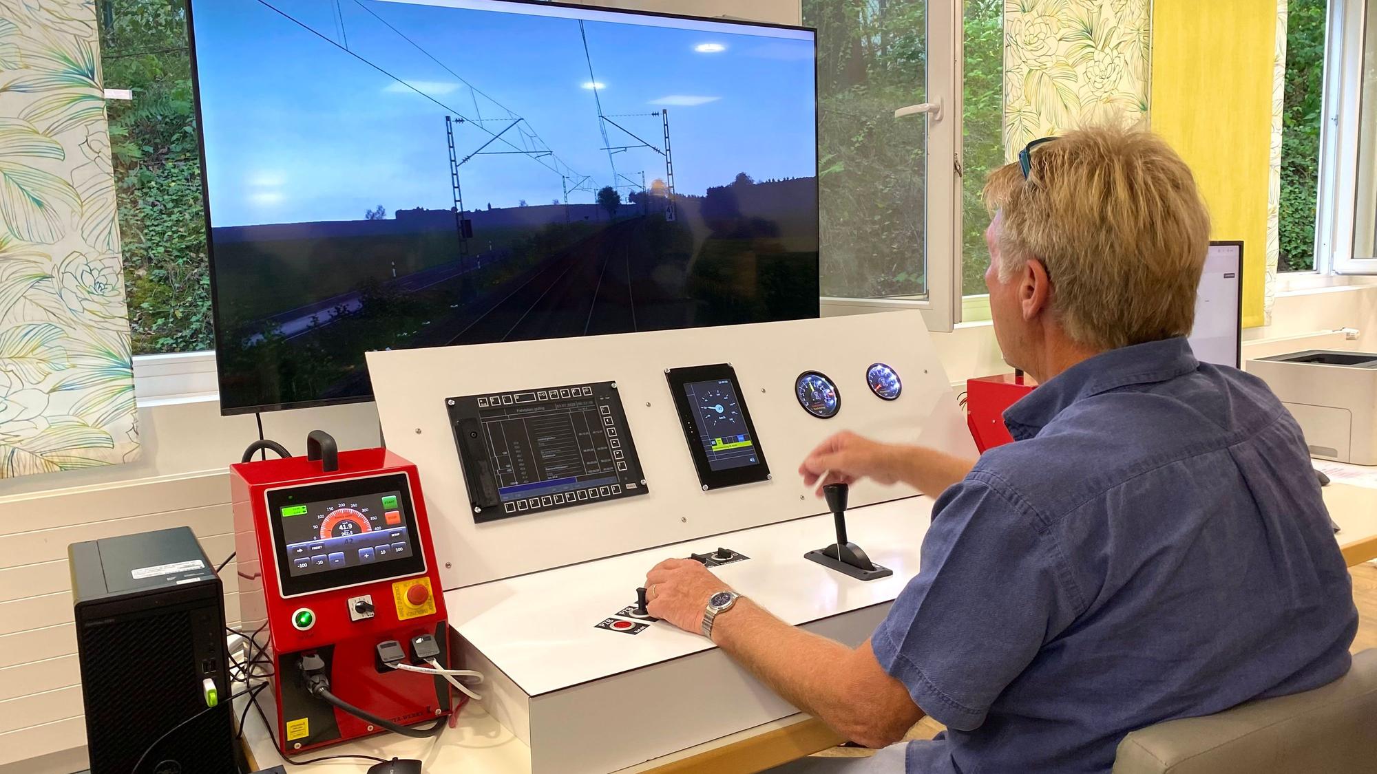 Blick auf einen Simulator für Lokomotiven bei den Deuta-Werken in Bergisch Gladbach