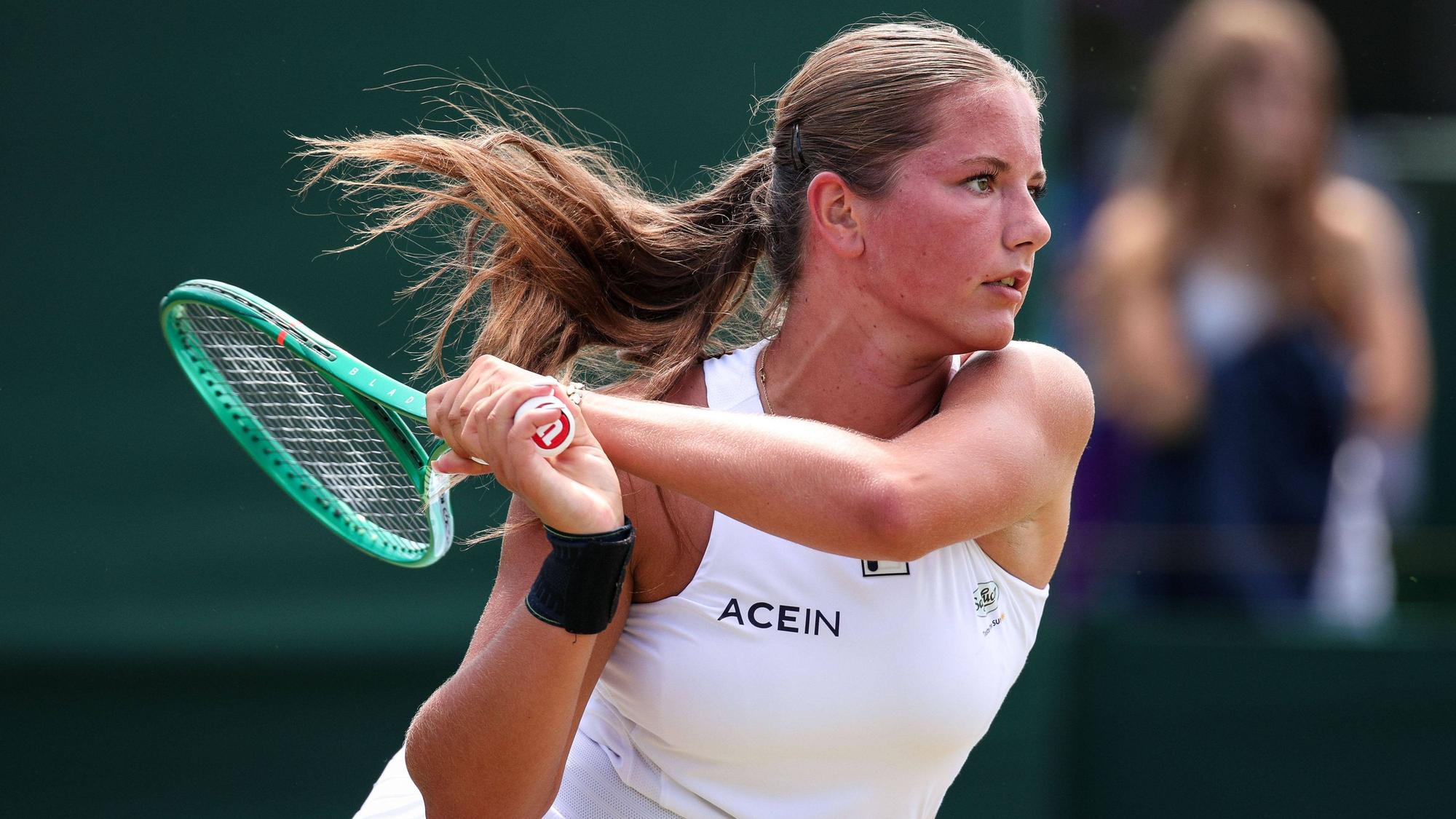 Ida Wobker in Wimbledon auf dem Rasen.