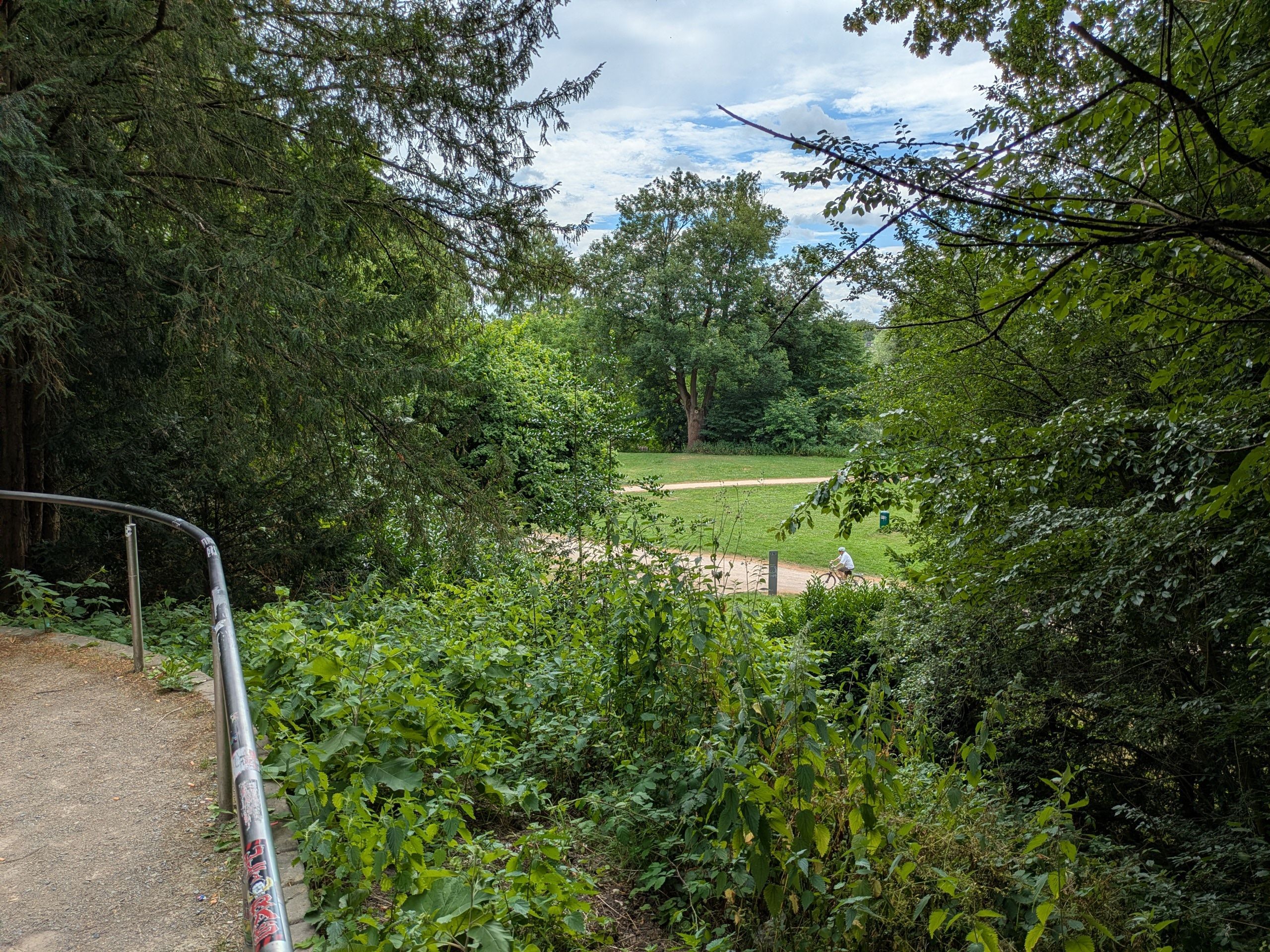 Blick auf die Ludwig-Rehbock-Anlage vom Aussichtspunkt unterhalb der Villa Römer
