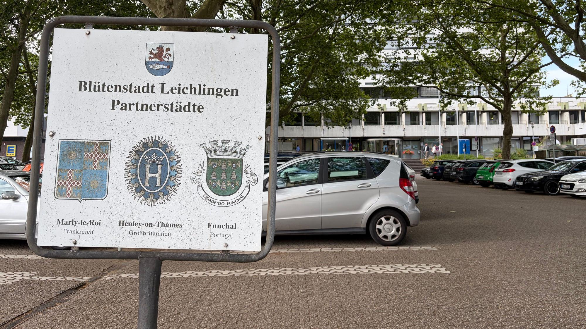 Die Unterlagen können auch im Rathaus abgegeben werden.