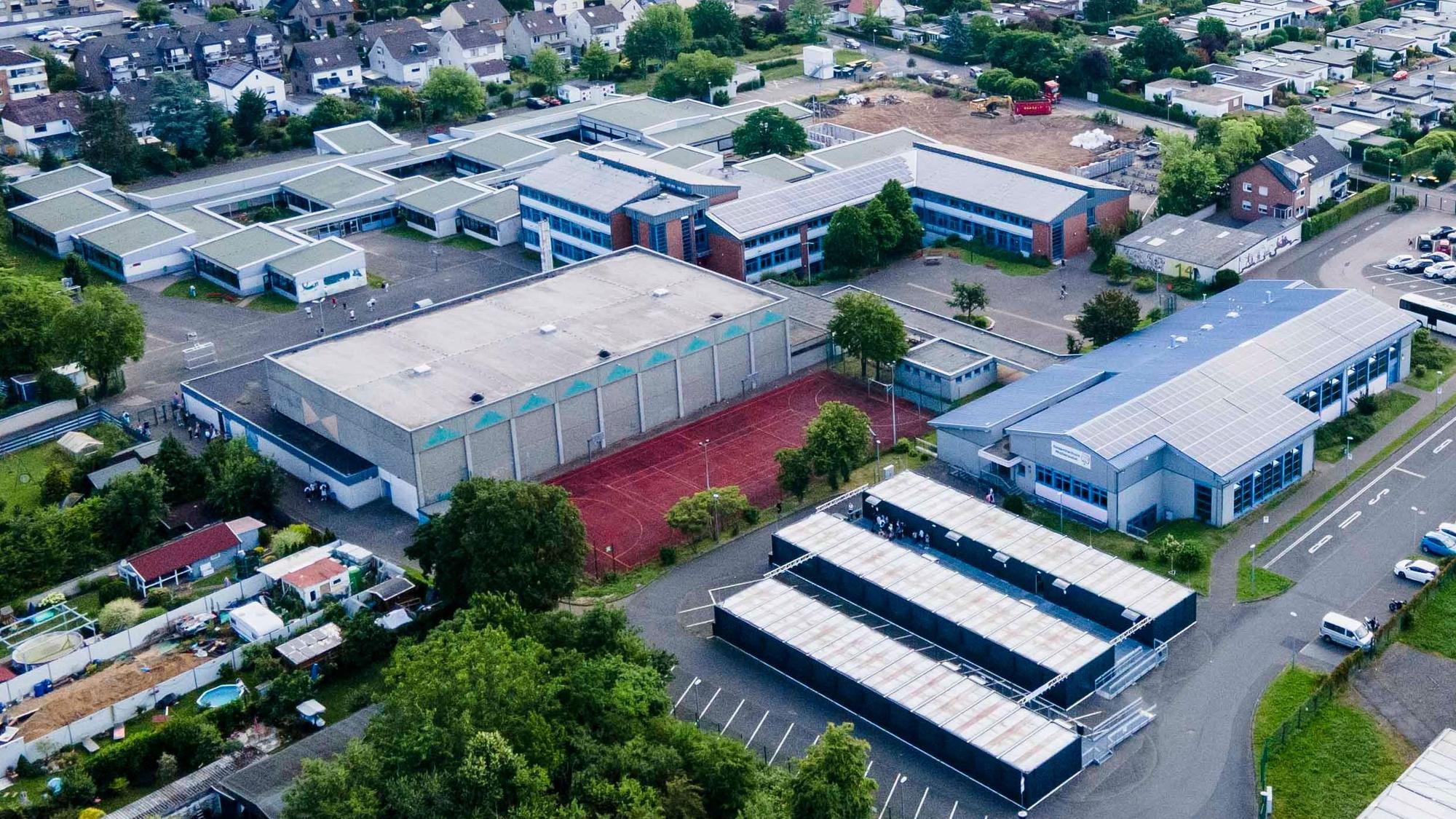 Das Luftbild zeigt die Gesamtschule Weilerswist.