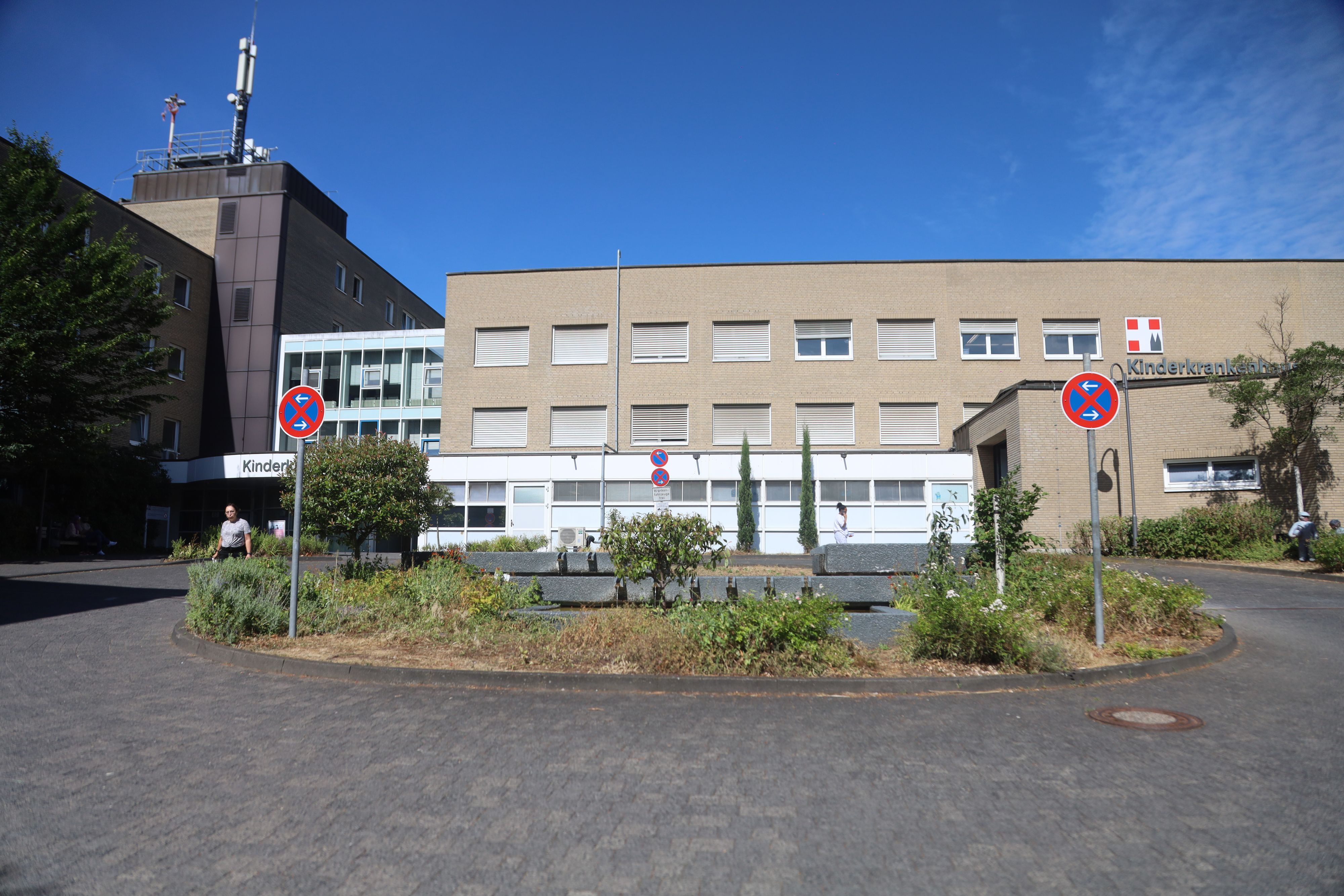Findet der Kampfmittelbeseitigungsdienst im Johannes-Giesberts-Park einen Blindgänger, muss das benachbarte Kinderkrankenhaus an der Amsterdamer Straße komplett evakuiert werden.