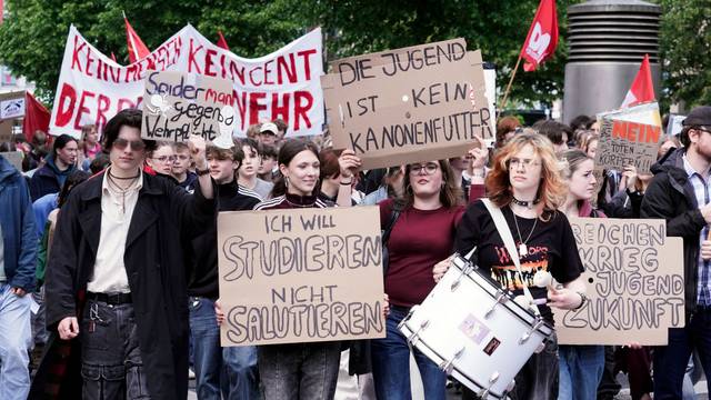 Schulstreik gegen Wehrpflicht im Mai in Dortmund