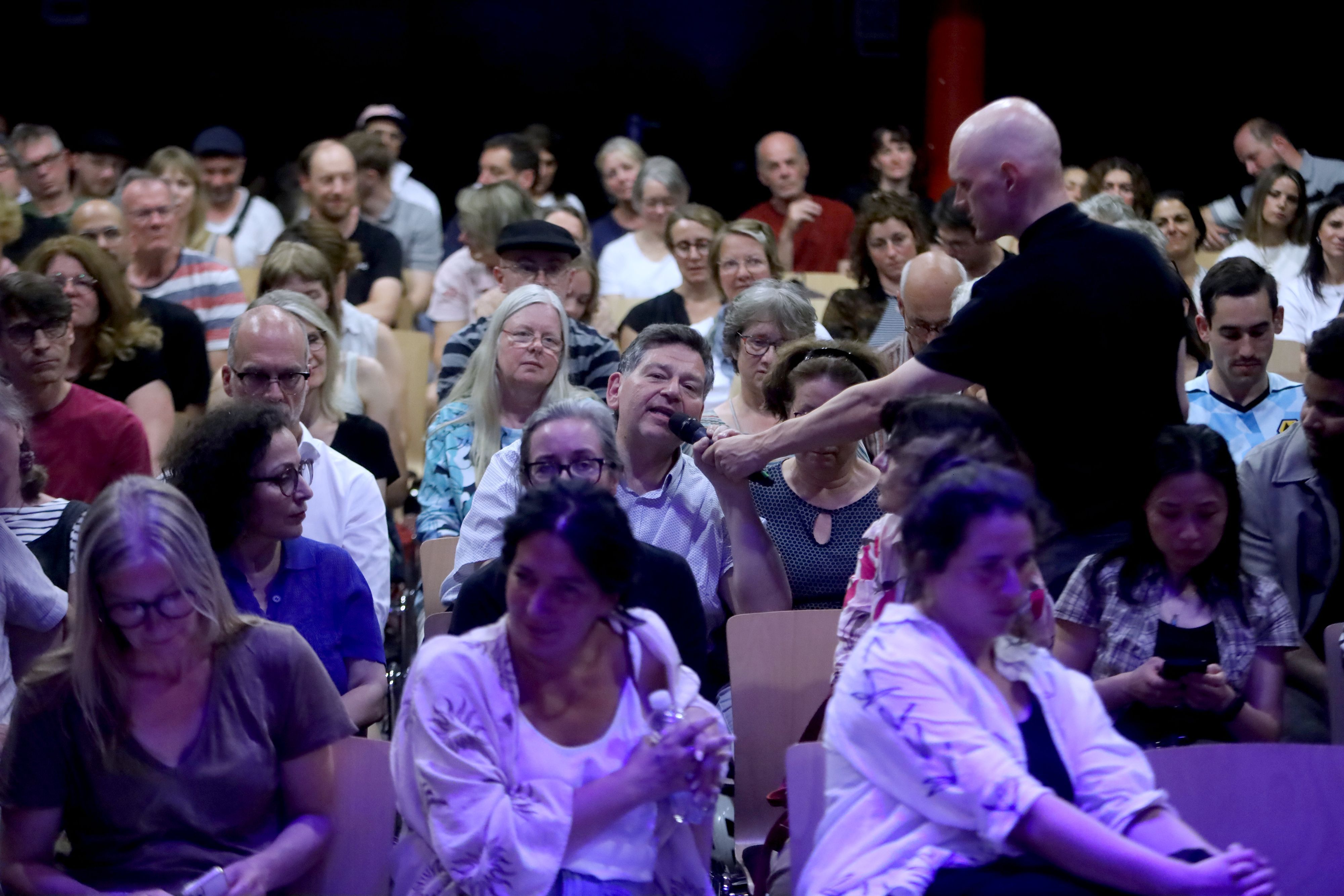 06.07.2026, Köln: Talk zu "Abgehängt in Köln" Serie in Mülheim. OB Torsten Burmester wird mit Leiterinnen von Kitas und Schulen über Bildungsgerechtigkeit und die Trennung von Arm und Reich diskutieren. Foto: Arton Krasniqi