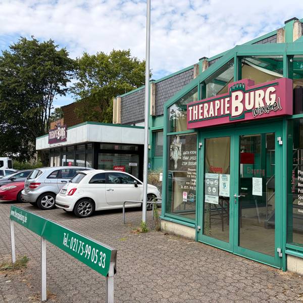 Die Praxis der „Therapieburg“ von Lars Burgwinkel war durch das Hochwasser 2021 zerstört worden.