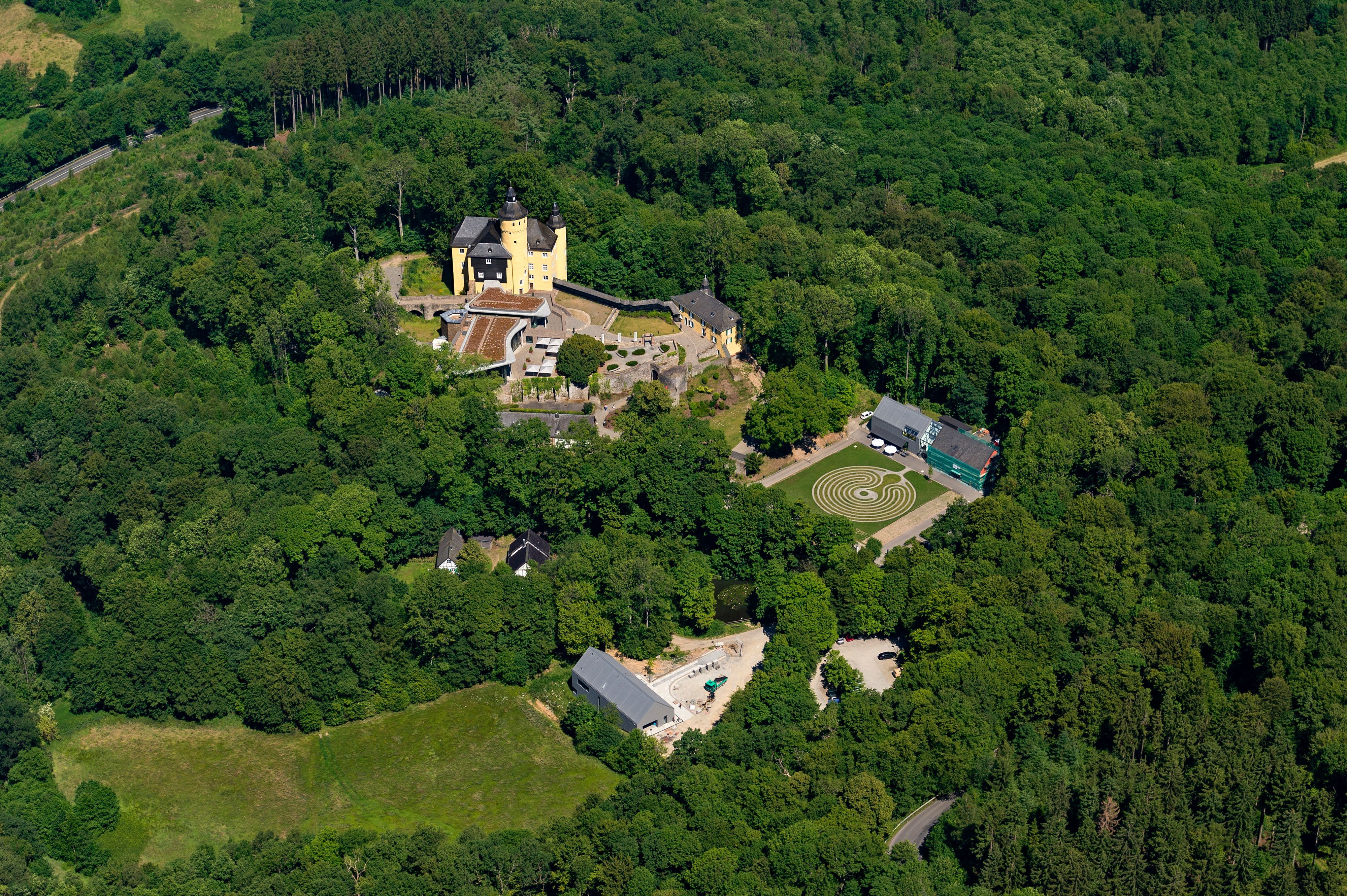 Schloss Homburg umgeben von Bäumen. (Archivbild)