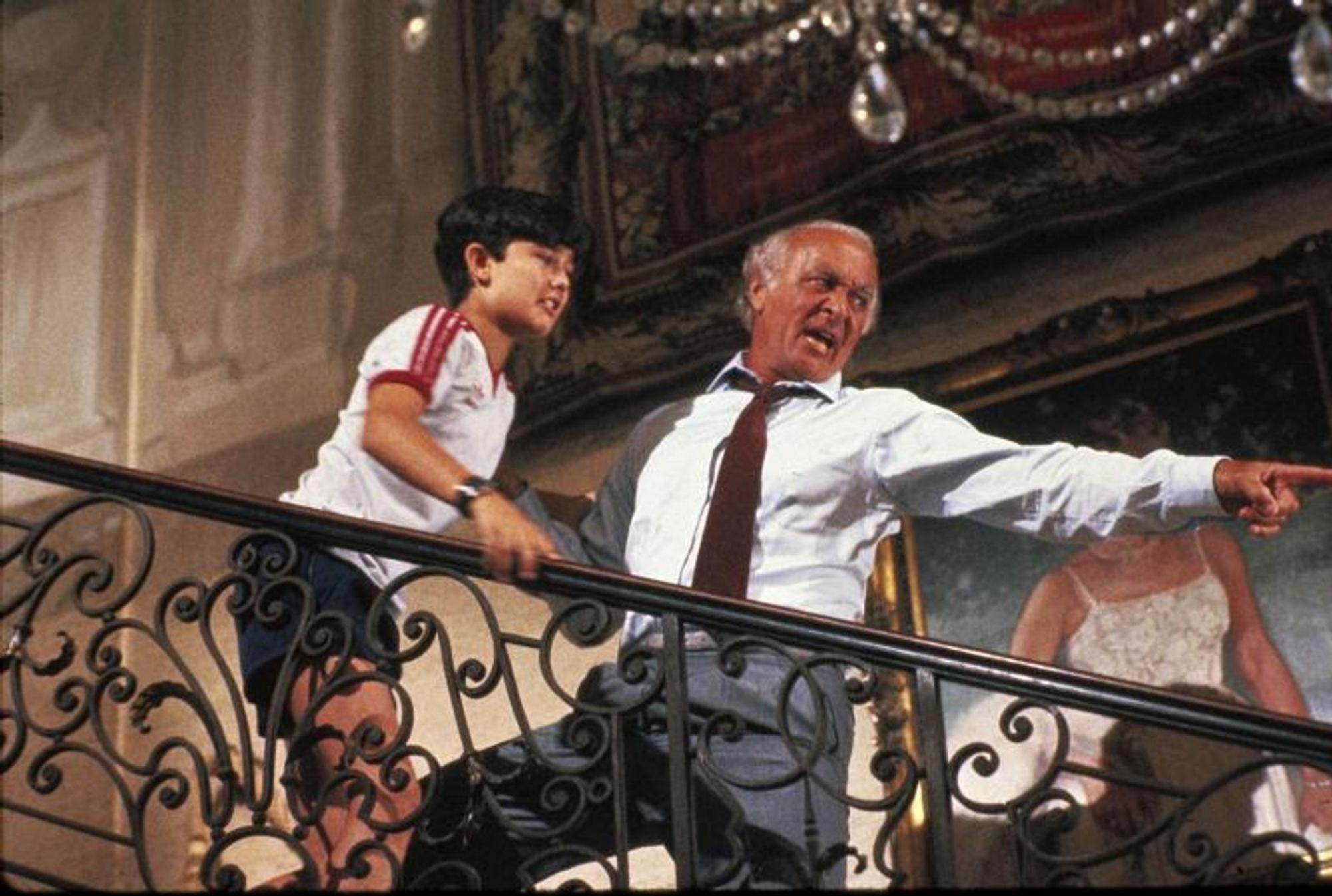 Der verwöhnte Musterschüler Michael (David Mendenhall, links, mit Robert Loggia) wird an einer elitären Kadettenschule großgezogen. (Bild: 1987 Metro-Goldwyn-Mayer Studios Inc. and Warner Bros. Inc. All Rights Reserved.)