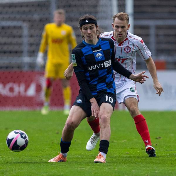 Regionalliga West: Fortuna Köln - SC Paderborn U21, U 21 09.11.2025 Bennit Bröger SC Paderborn U21, 10, Georg Strauch Fortuna Köln, 11. Regionalliga West, Fortuna Köln - SC Paderborn U21, 15. Spieltag, am 09.11.2025, Südstadion, Köln *** Regionalliga West Fortuna Köln SC Paderborn U21, 09 11 2025 Bennit Bröger SC Paderborn U21, 10 , Georg Strauch Fortuna Köln, 11 Regionalliga West, Fortuna Köln SC Paderborn U21, 15 Matchday, on 09 11 2025, Südstadion, Cologne Copyright: xBEAUTIFULxSPORTS/Meuselx