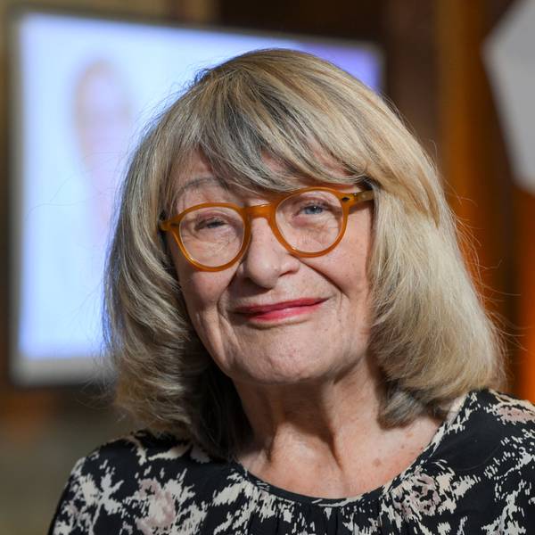 ARCHIV - 25.10.2024, Berlin: Die Frauenrechtlerin Alice Schwarzer kommt zur Preisverleihung "HeldinnenAwards" in das Roten Rathaus. (zu dpa: «Alice Schwarzer: Manchmal würde ich gerne schießen können») Foto: Jens Kalaene/dpa +++ dpa-Bildfunk +++