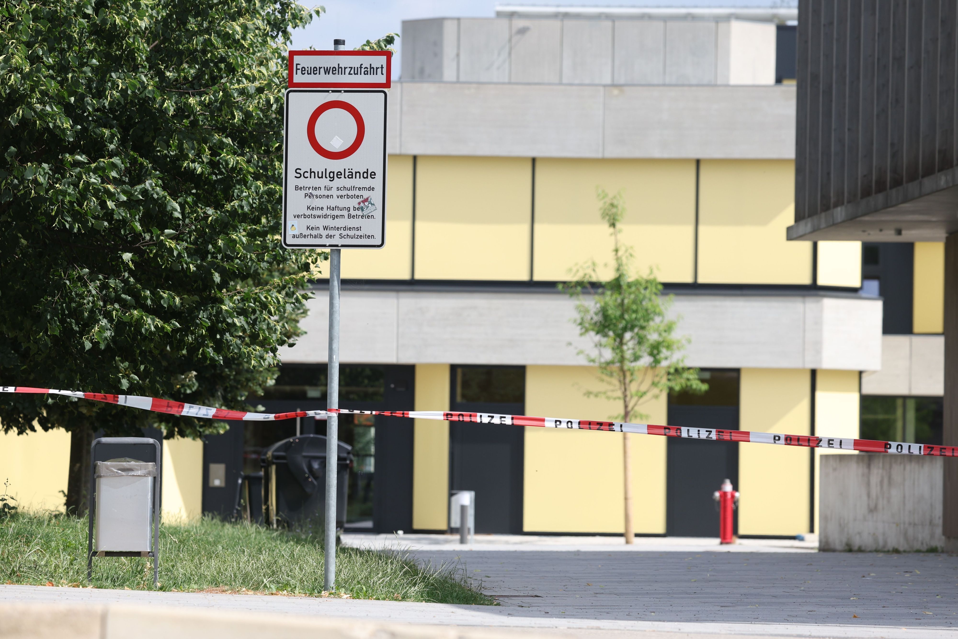 Polizeiabsperrung am Welfen-Gymnasium in Schongau.