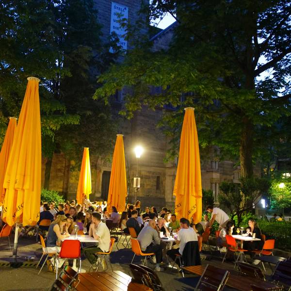 Nur das Café Hallmackenreuther darf länger als 22 Uhr öffnen, es hat gegen eine Genehmigung der Stadt Köln geklagt.