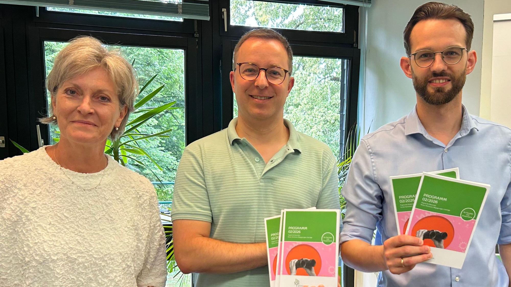 Martina Böhm mit den Kommissarischen Leitern des Katholischen Bildungsforums, David Brixius und Maximilian Anton