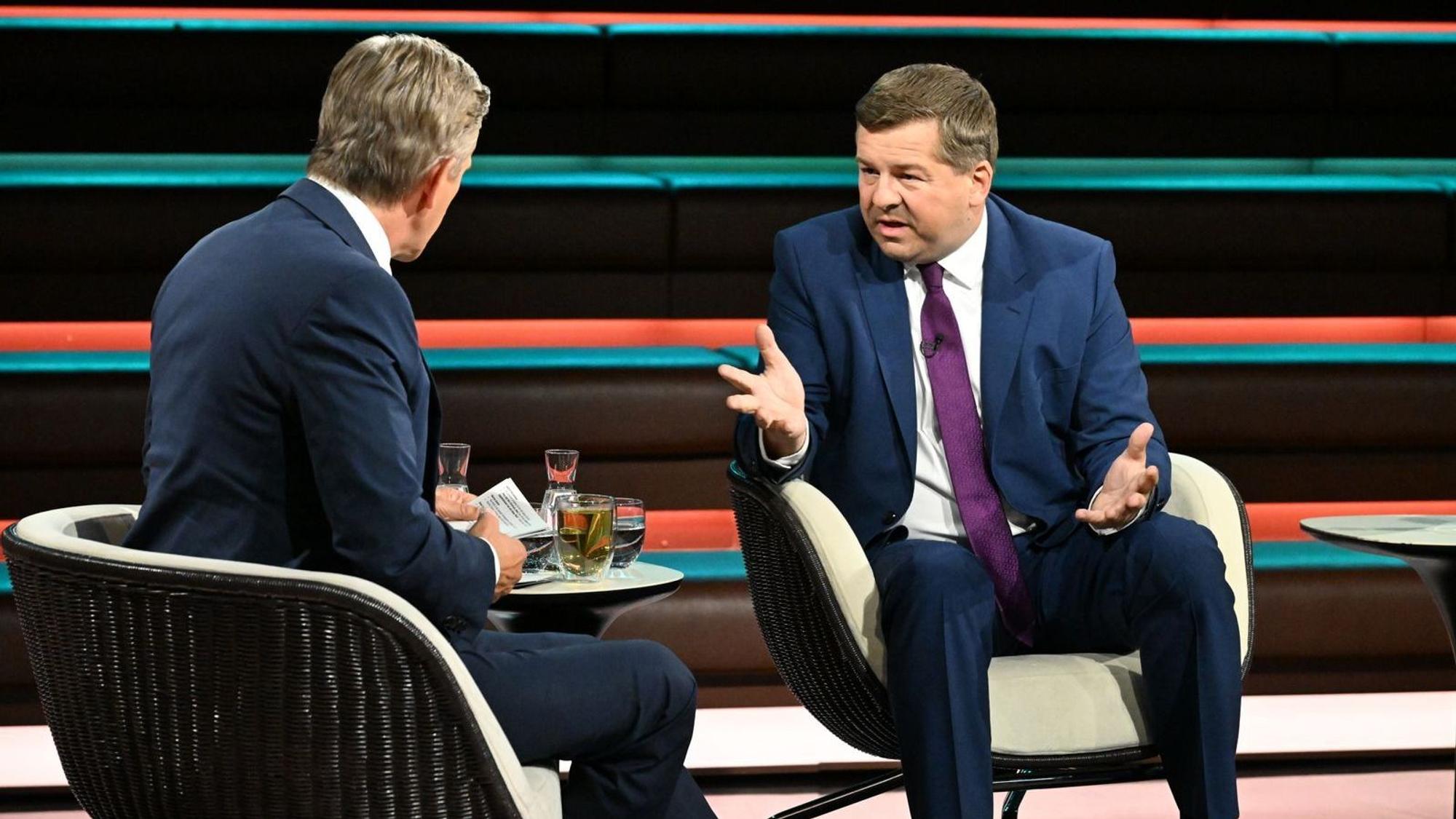 Im Gespräch mit Markus Lanz kam es zu einer hitzigen Auseinandersetzung, als der ZDF-Moderator immer wieder nach einem konkreten Konzept der CDU fragte. (Bild: ZDF / Cornelia Lehmann)