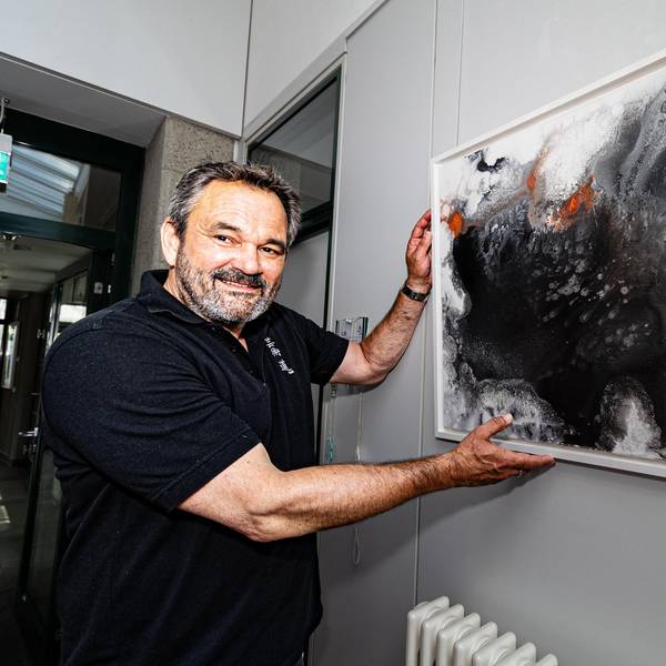 Künstler Ulrik Dietzler präsentiert sein Lieblingsfoto in der Ausstellung im Burscheider Rathaus