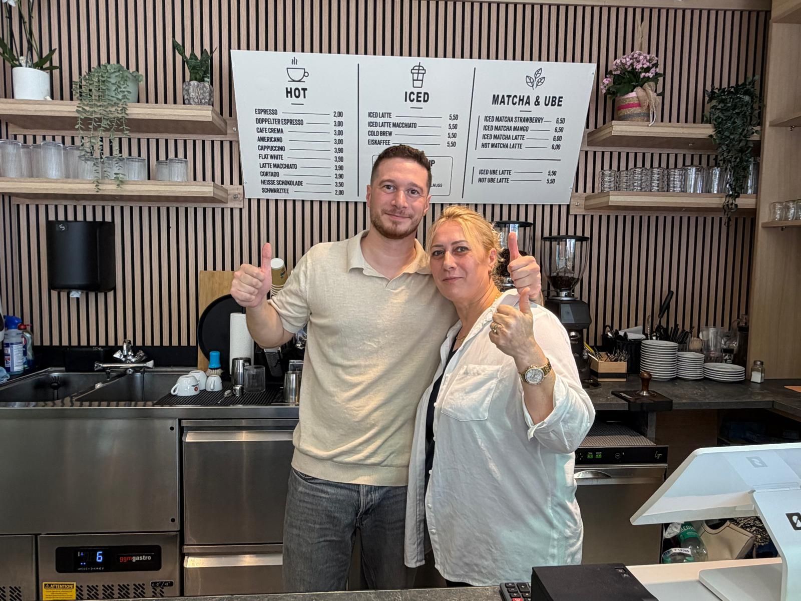 Familienprojekt mit Herz: Numan Ceviz und seine Mutter Hülya sorgen für eine persönliche Atmosphäre bei „Skva Coffee“.