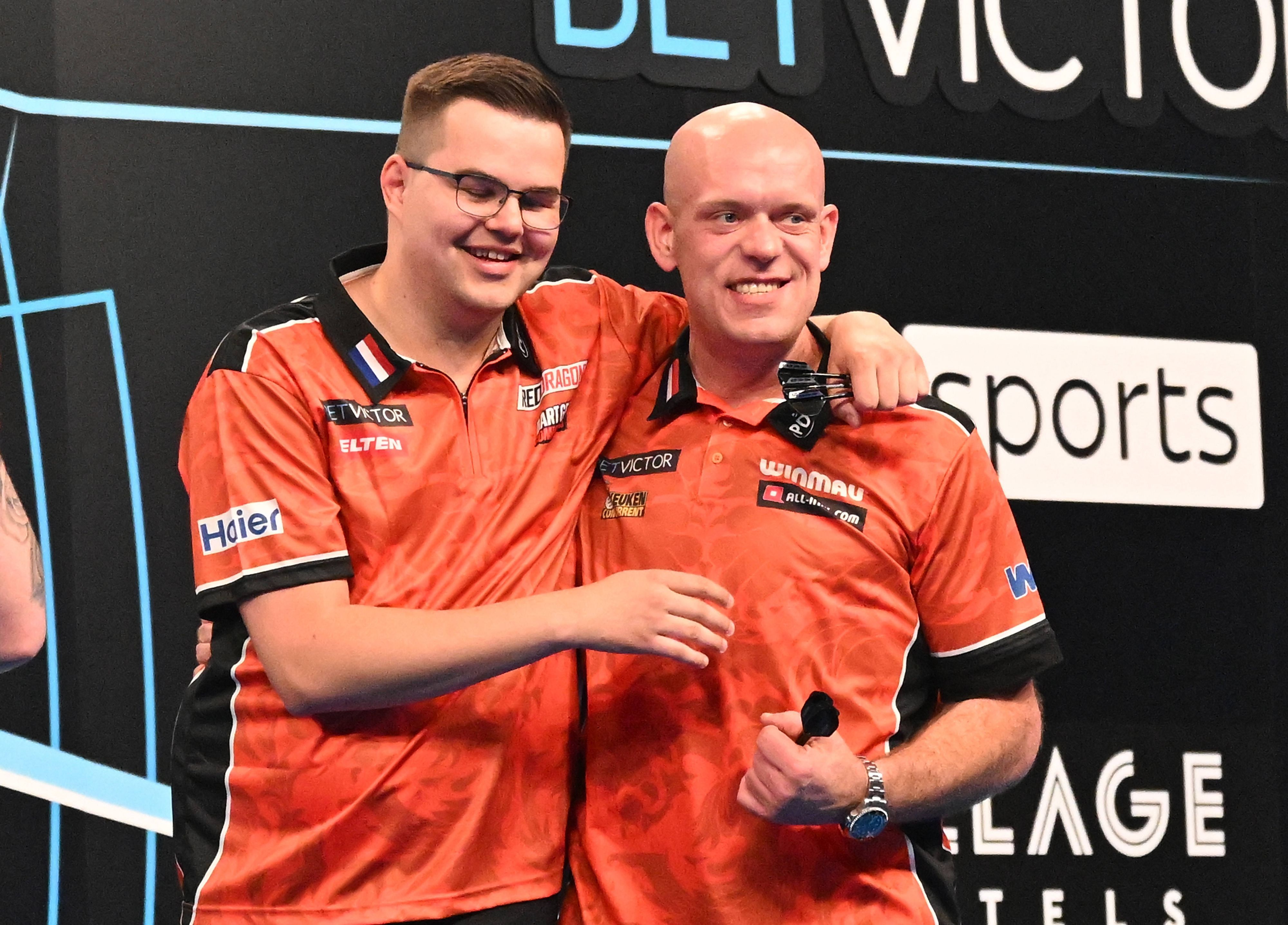 Gian van Veen und Michael van Gerwen werden in der Ostermann-Arena auch dabei sein.