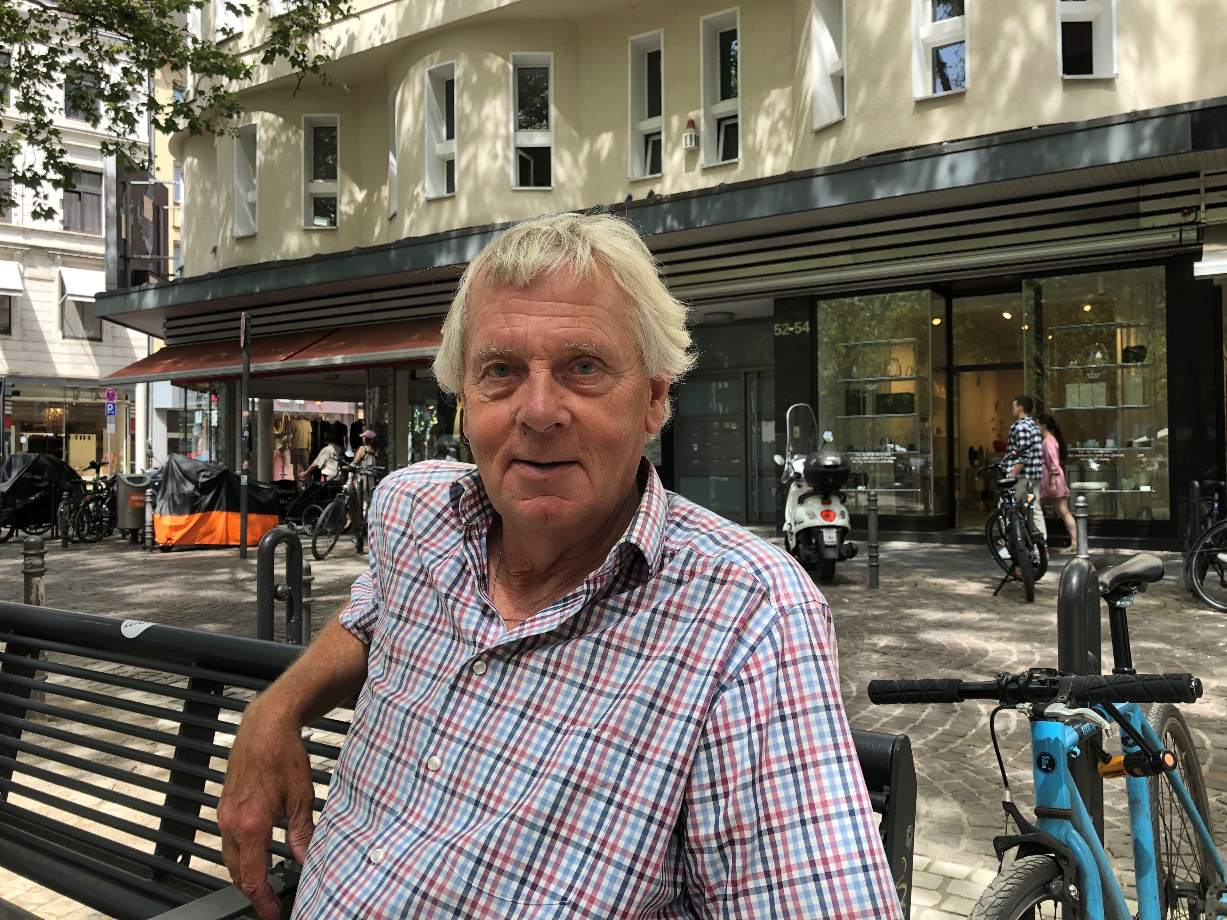 Maas (69) hält sich gerne am Rudolfplatz auf.
