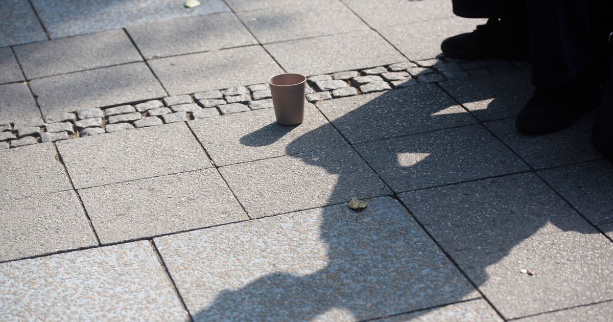 Verbot auch in Köln?: Gegen aggressives Betteln müssen Städte Grenzen ziehen