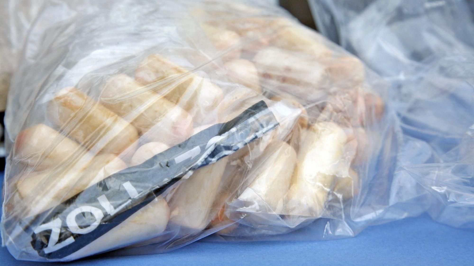 Solche Bodypacks mit Kokain und Heroin hatte der Angeklagte geschluckt (Symbolbild).