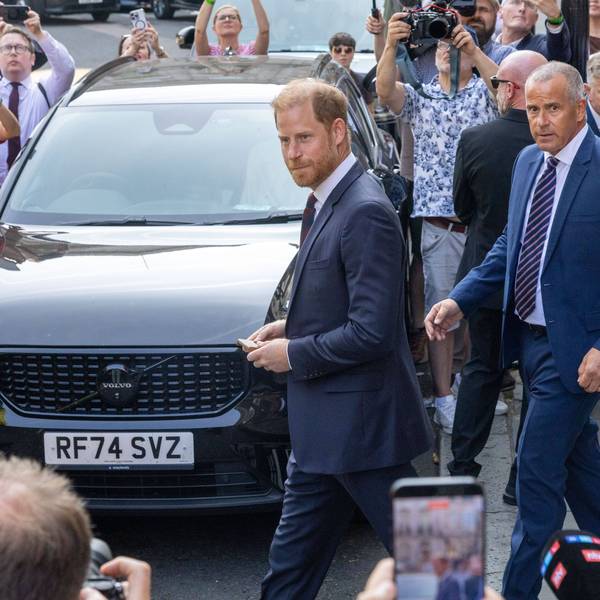 Prinz Harry, ein Mann, Auto und Menschen.