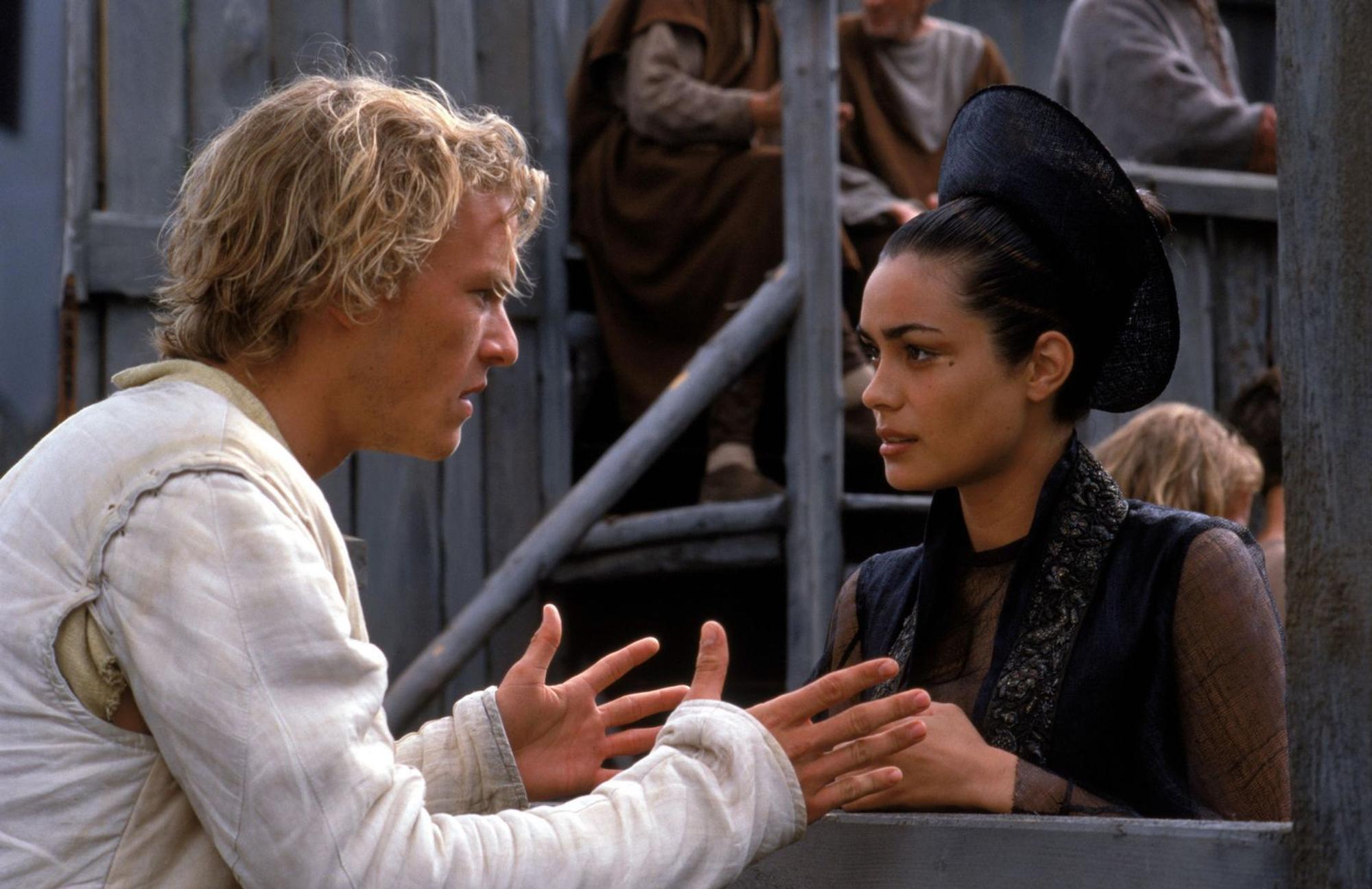 William (Heath Ledger) hat sich in Jocelyn (Shannyn Sossamon) verliebt. (Bild: 2003 Sony Pictures Television International. All Rights Reserved)