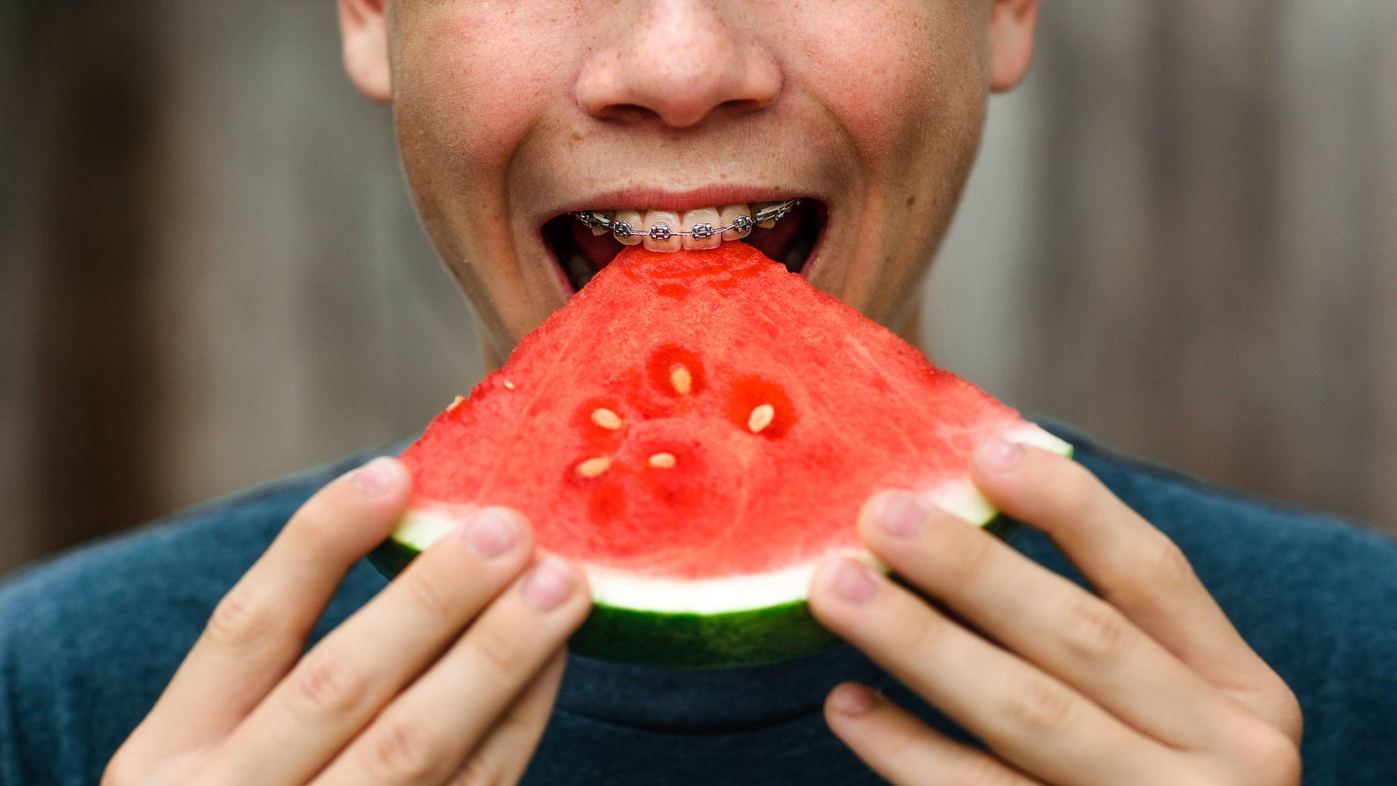 Eine Wassermelone ist eine willkommene Erfrischung im Sommer.