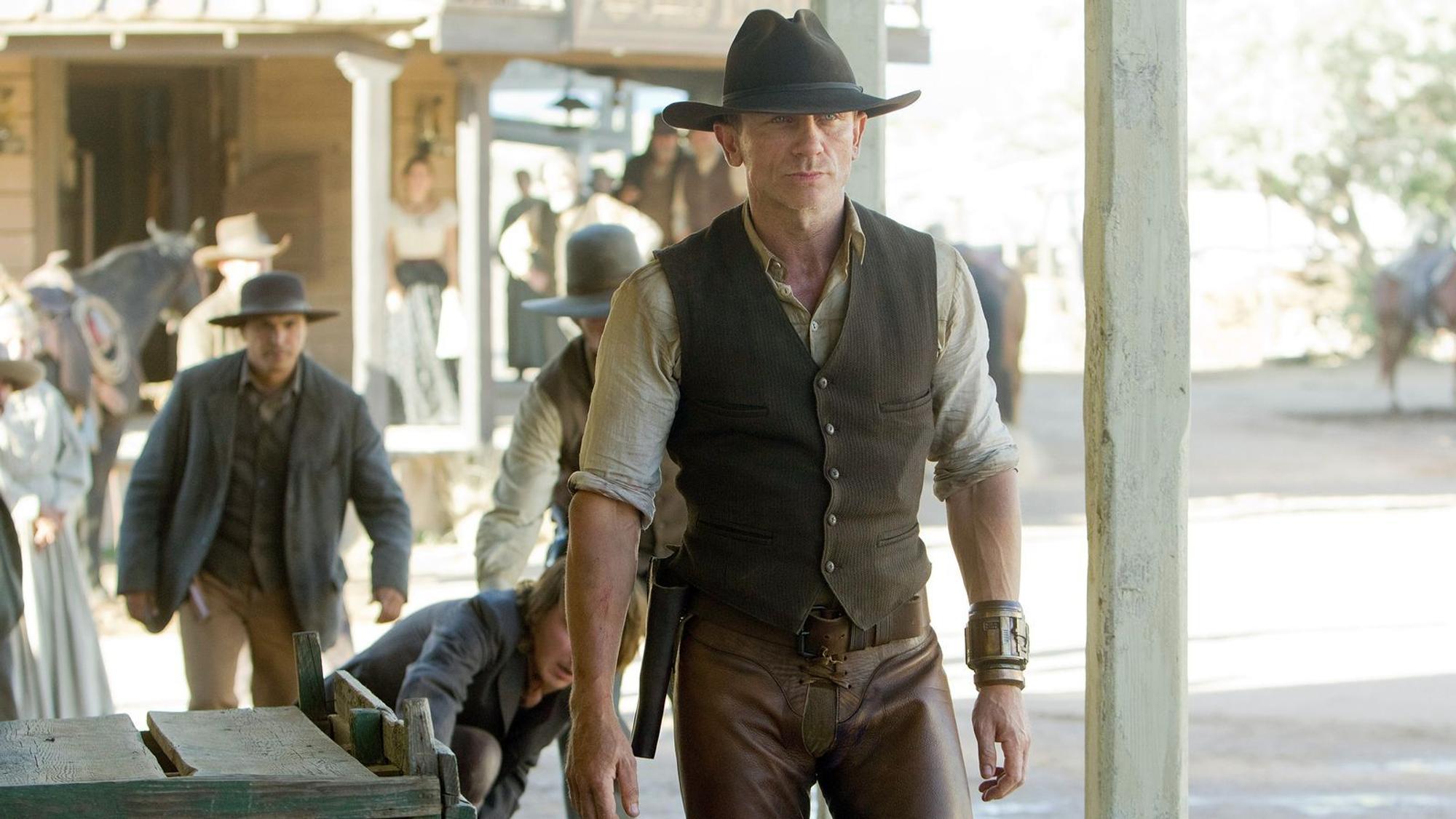 Jake Lonergan (Daniel Craig) sollte eigentlich dem Gangster-Handwerk nachgehen. Doch inmitten der Alien-Attacken bleibt dafür gar keine Zeit. (Bild: © 2011 Universal Studios and Dreamworks II Distribution Co., LLC. All rights reserved.)