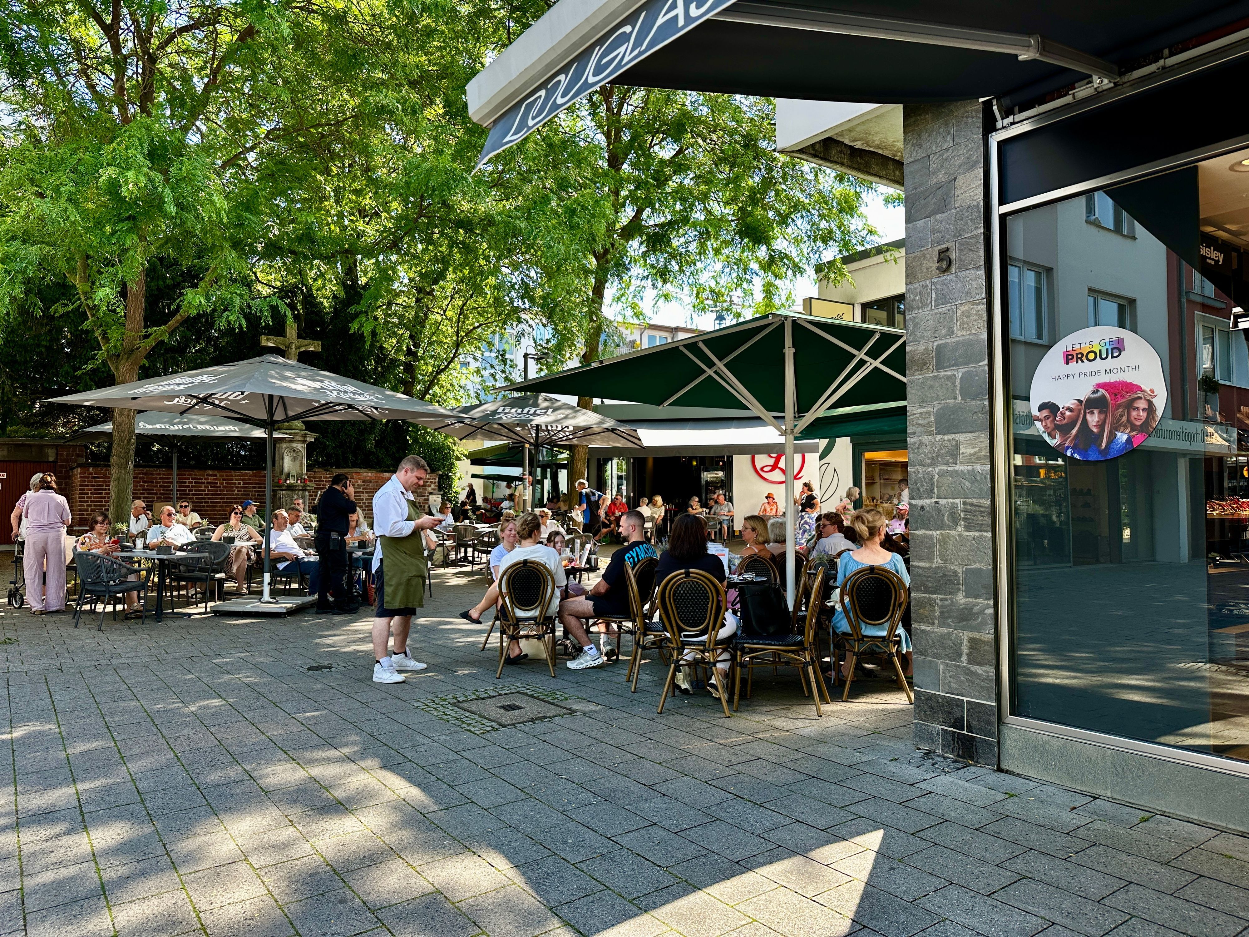 Gastronomie mit Bedienung wächst in der Bedeutung. Der Maternusplatz gilt als Treffpunkt.